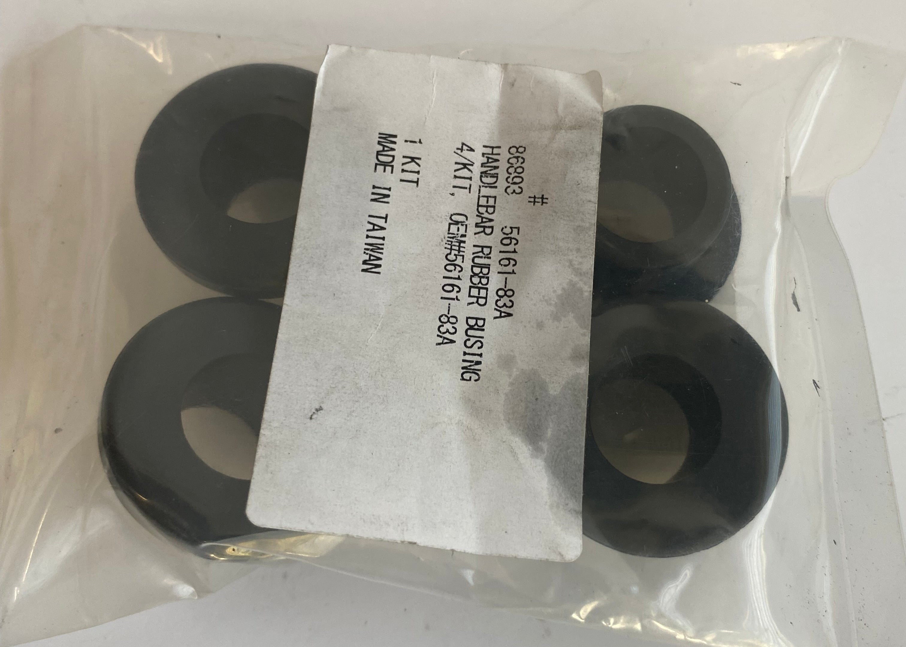 Jeu de 4 caoutchoucs de risers Harley Davidson REF OEM 56161-83A