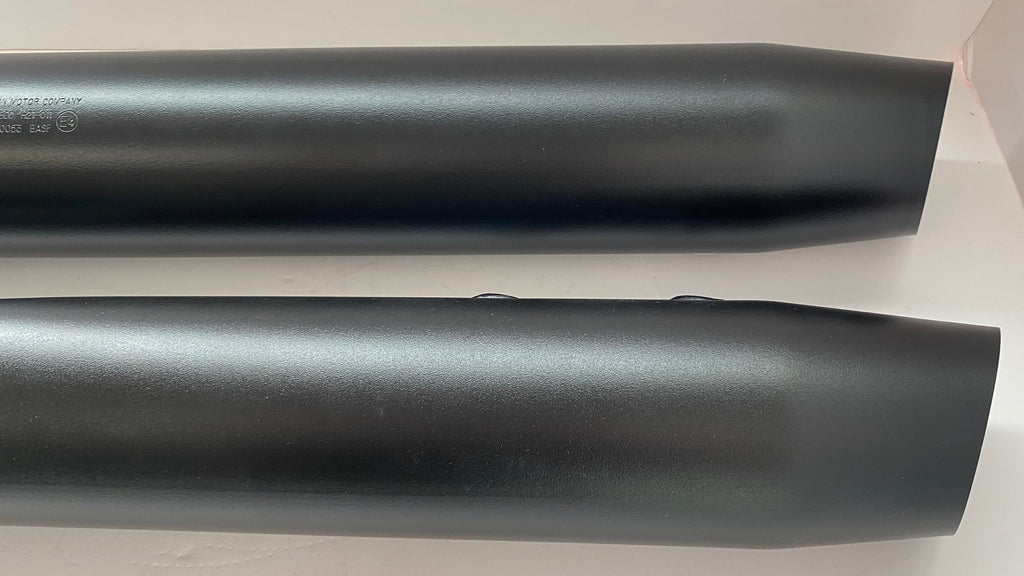 Jeu de silencieux échappement noirs OEM Touring Harley Davidson REF OEM 64900954 & 64900955