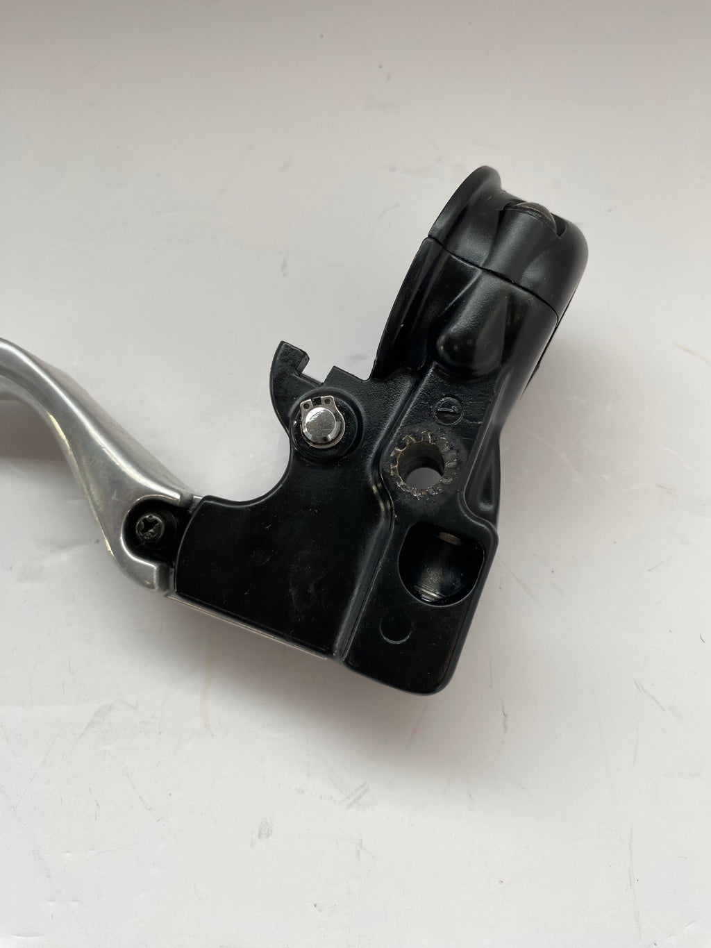 Manette et levier embrayage Sportster Harley Davidson REF OEM 38671-04 et 45081-04