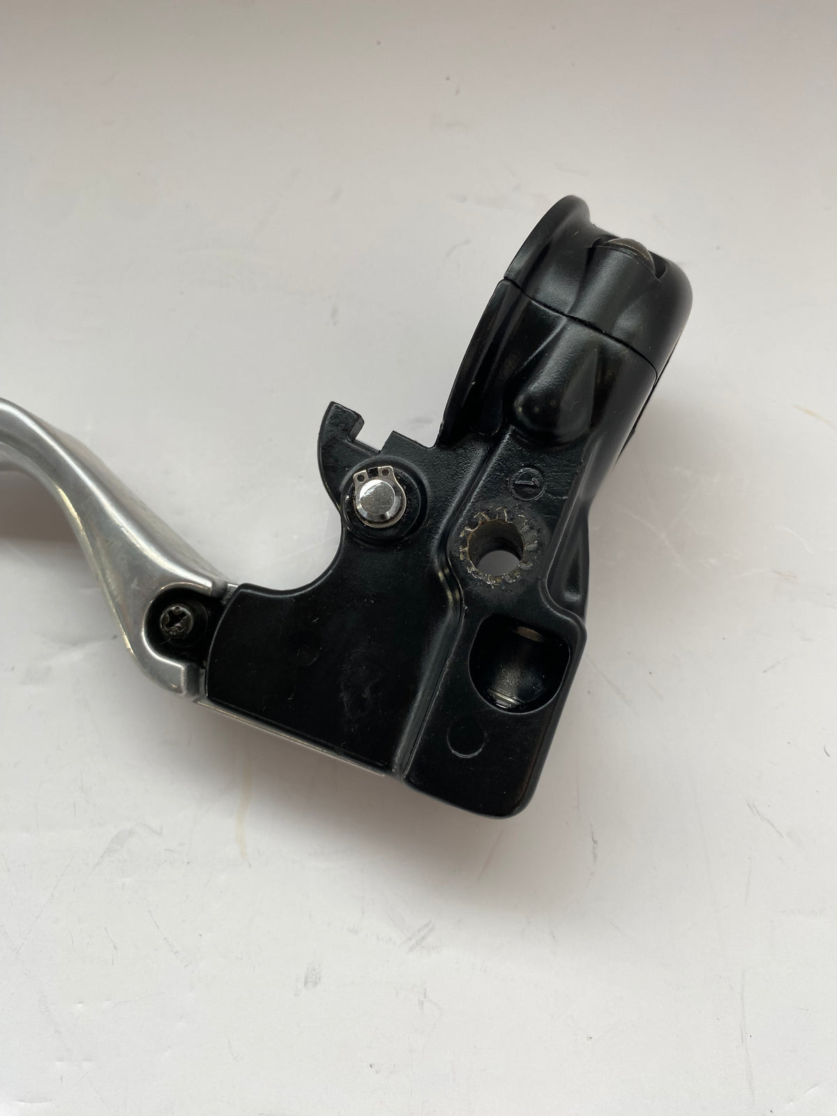 Manette et levier embrayage Sportster Harley Davidson REF OEM 38671-04 et 45081-04