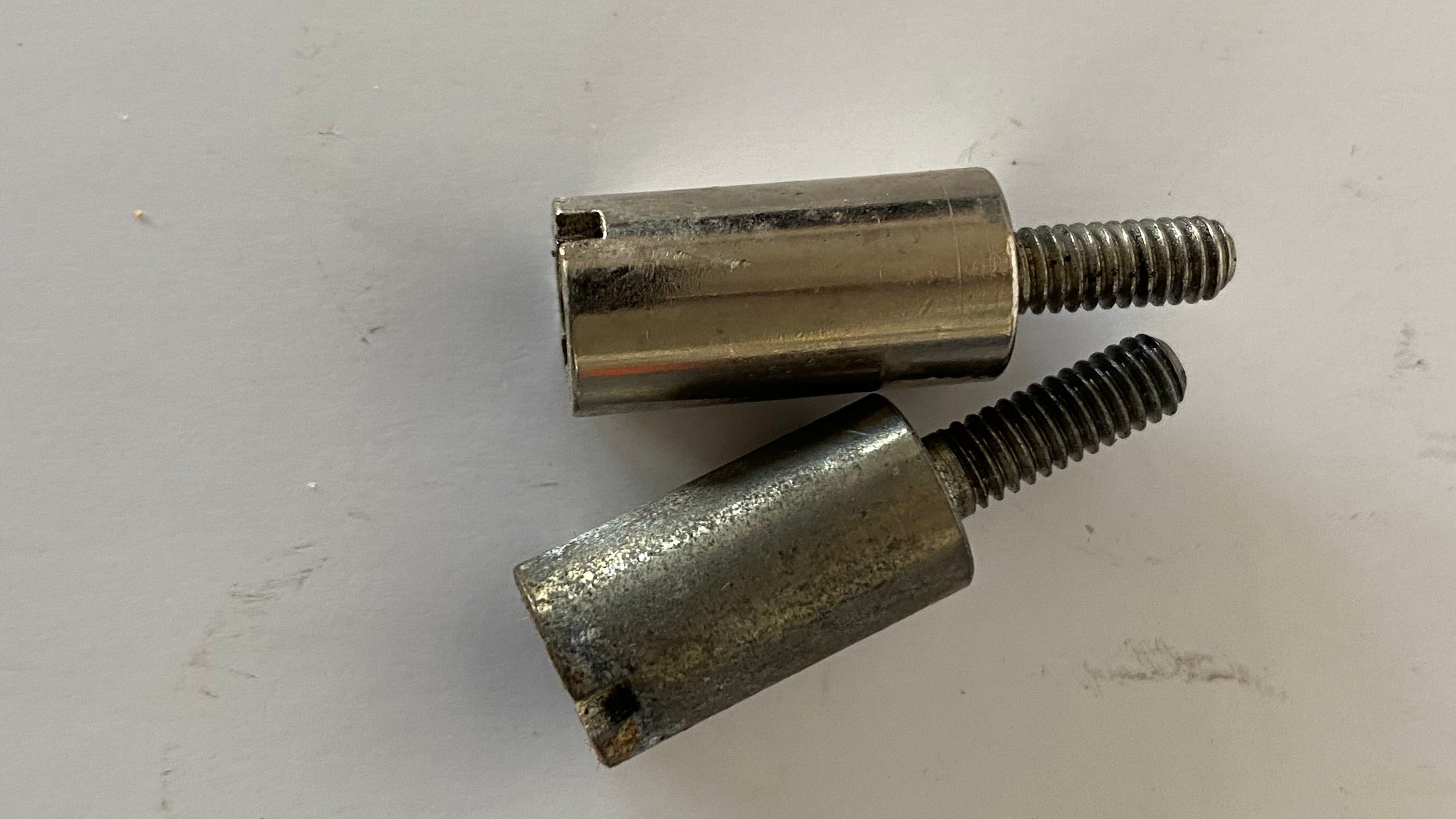 Jeu de vis plateau allumage Harley Davidson REF OEM 32606-82