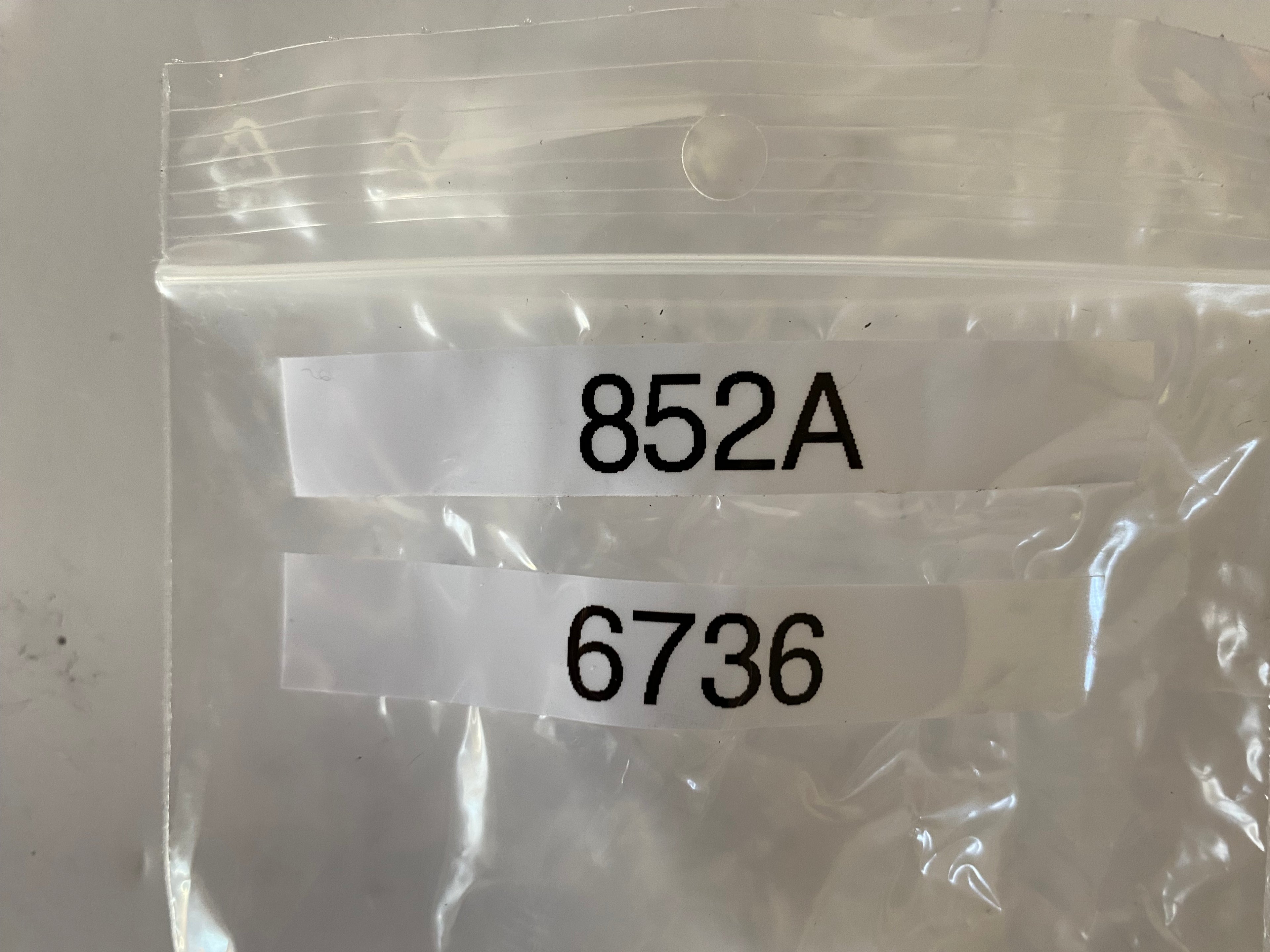 Vis BTR 1/4-20 x 1" + rondelle Harley Davidson REF OEM 852A & 6736