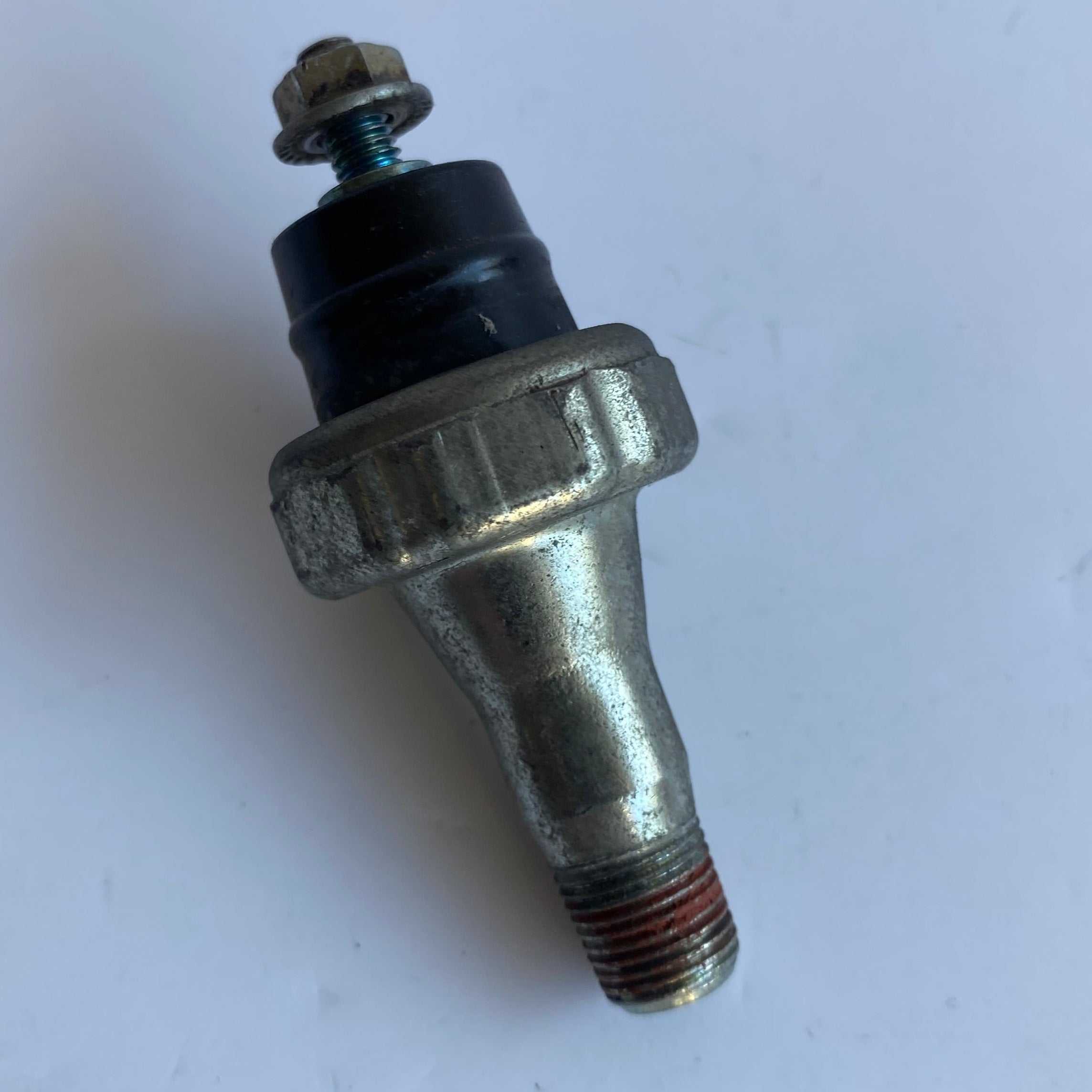 Contacteur de pression d'huile moteur Harley Davidson REF OEM 26561-84