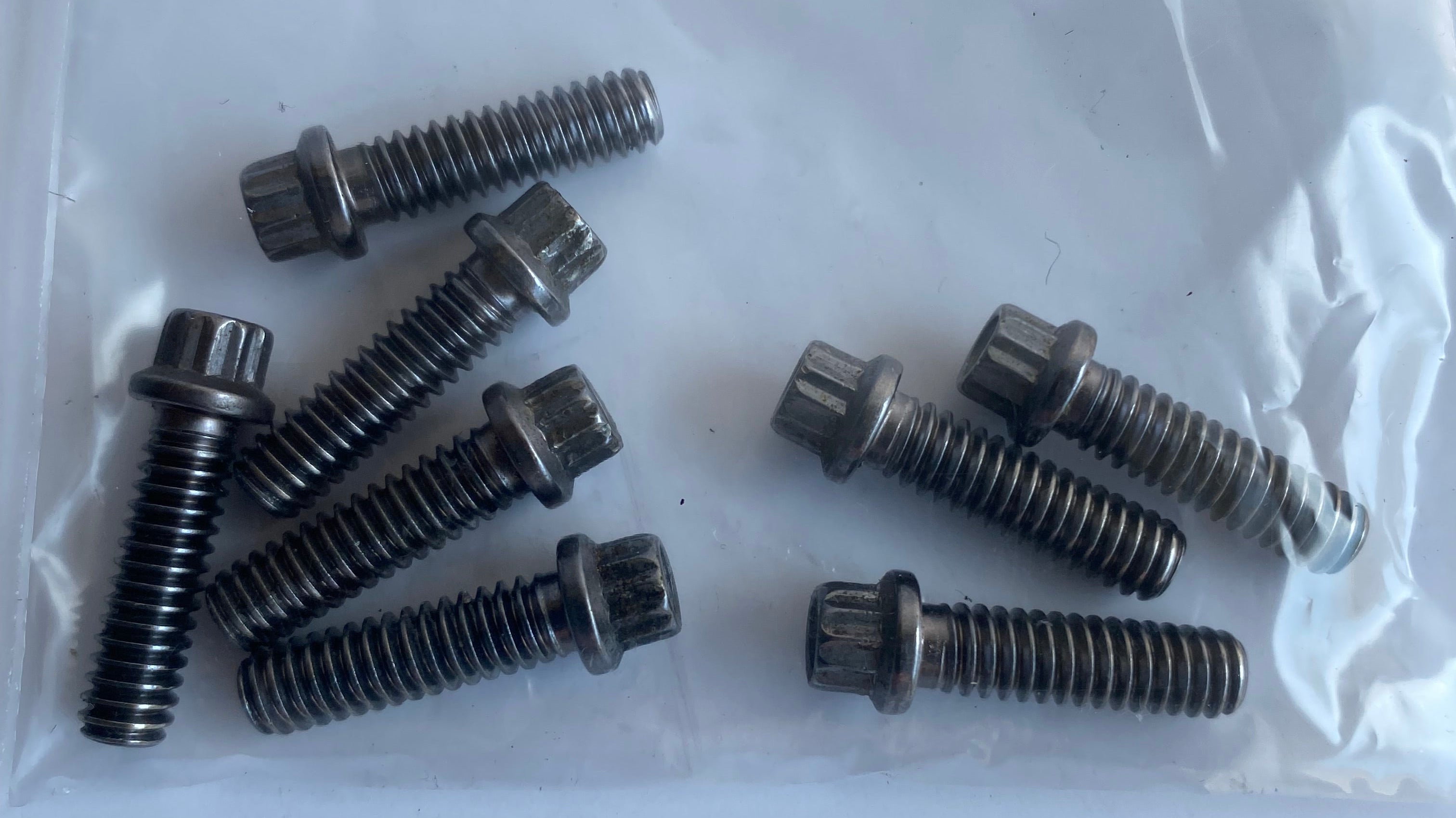 Lot de 8 vis 1/4-20 x 7/8" bloc poussoirs hydrauliques EVO 1340 Harley Davidson REF OEM 3770
