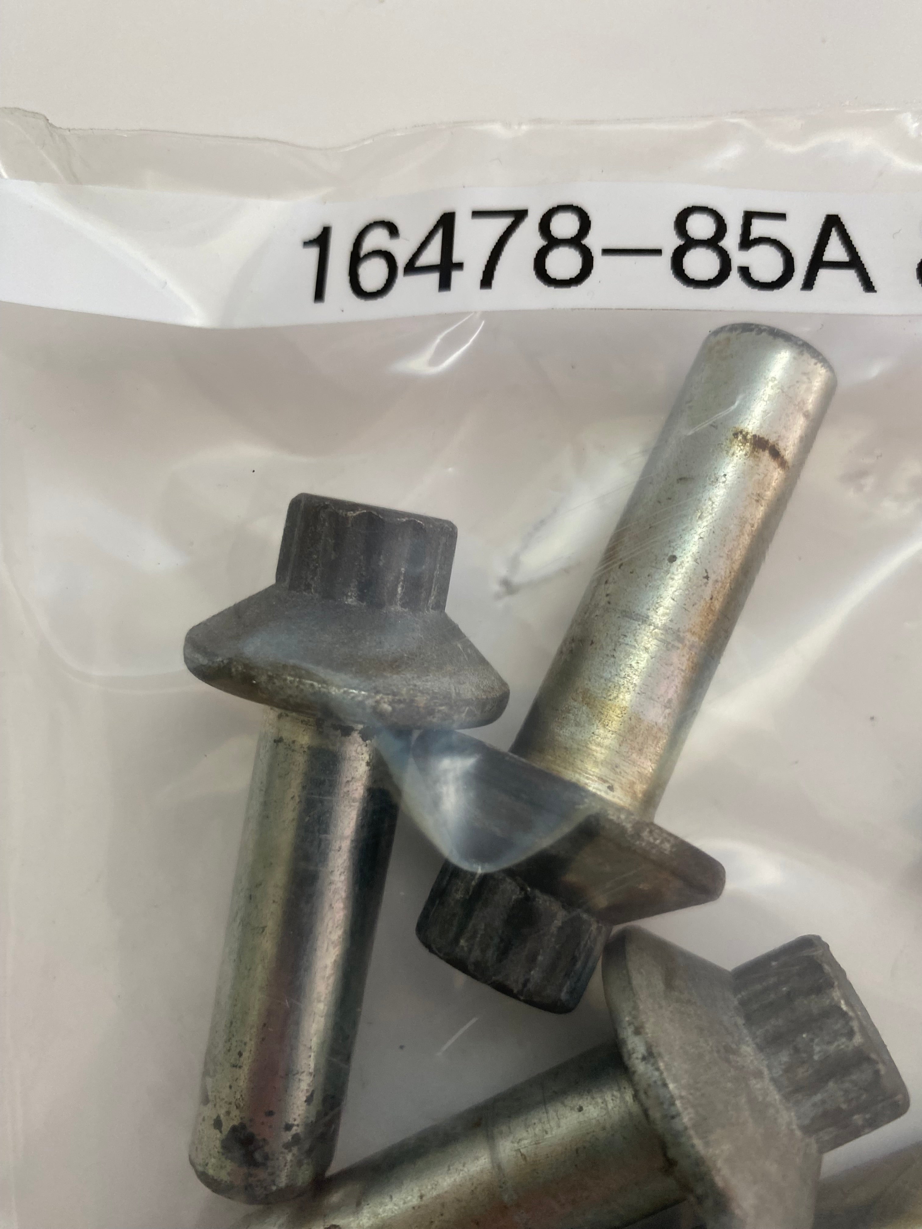 Jeu de 8 écrous culasses Harley Davidson REF OEM 16478-85A & 16480-85A