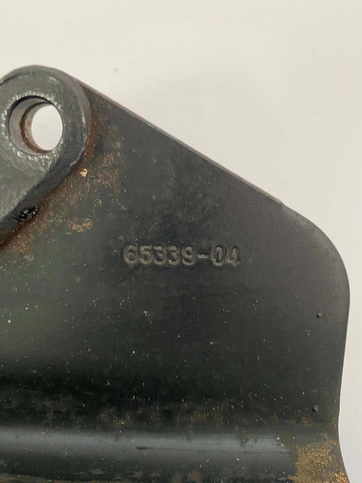 Support silencieux échappement jonction Sportster Harley Davidson REF OEM 65339-04
