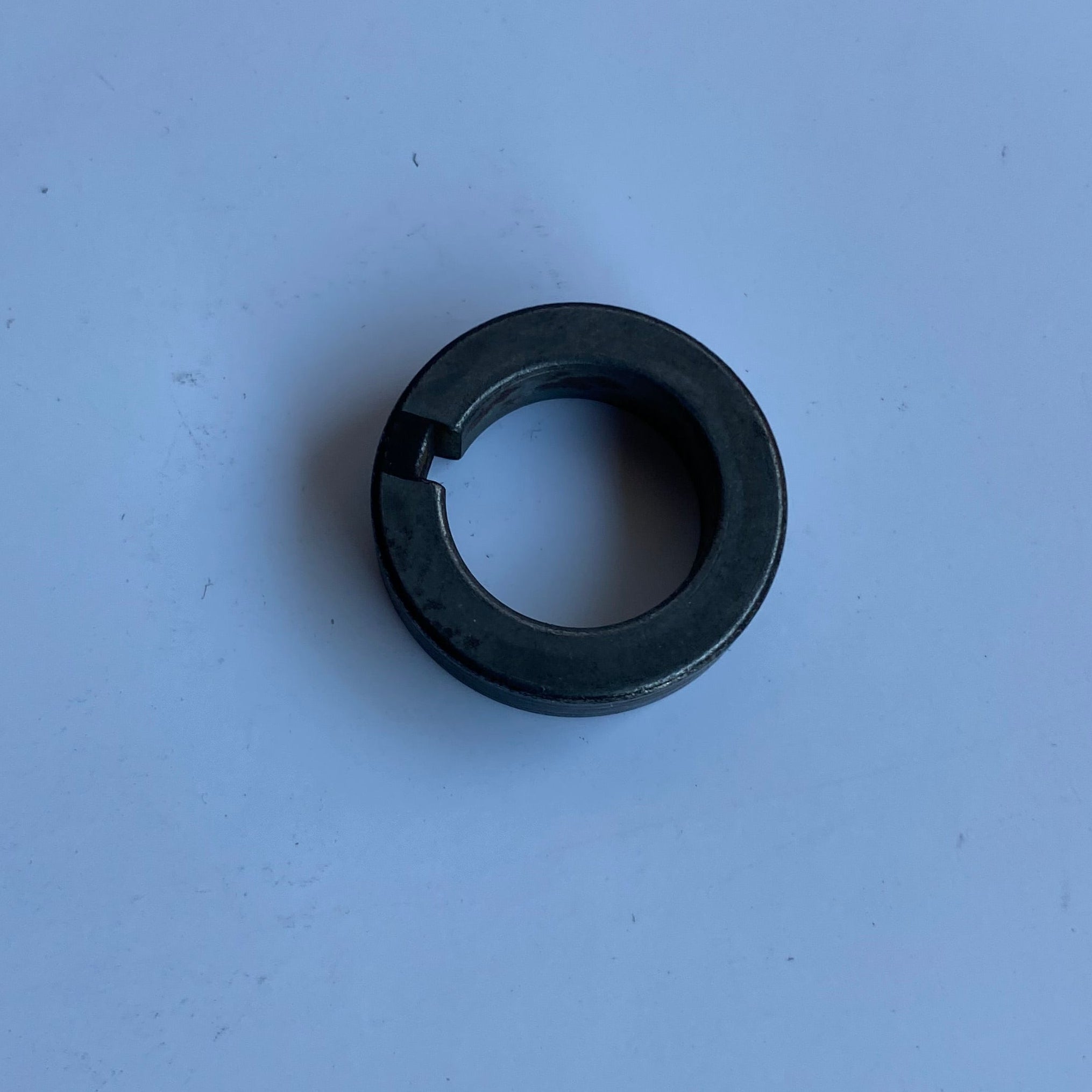 Entretoise pignon vilebrequin droit Big Twin Harley Davidson REF OEM 24704-90