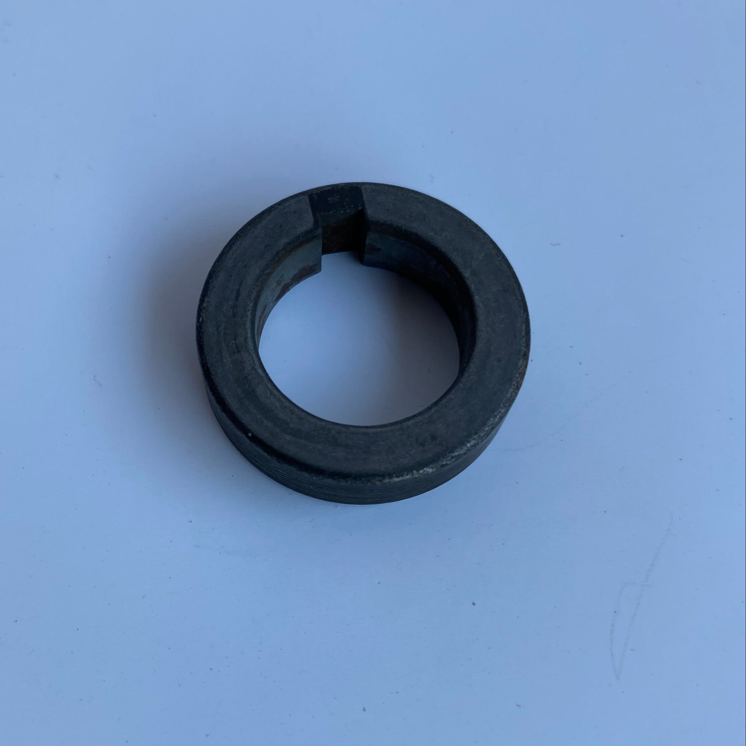 Entretoise pignon vilebrequin droit Big Twin Harley Davidson REF OEM 24704-90