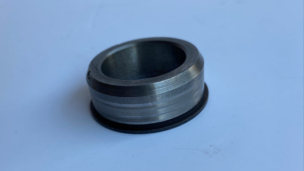Bague joint spy vilebrequin gauche Big Twin Harley Davidson REF OEM 24002-70