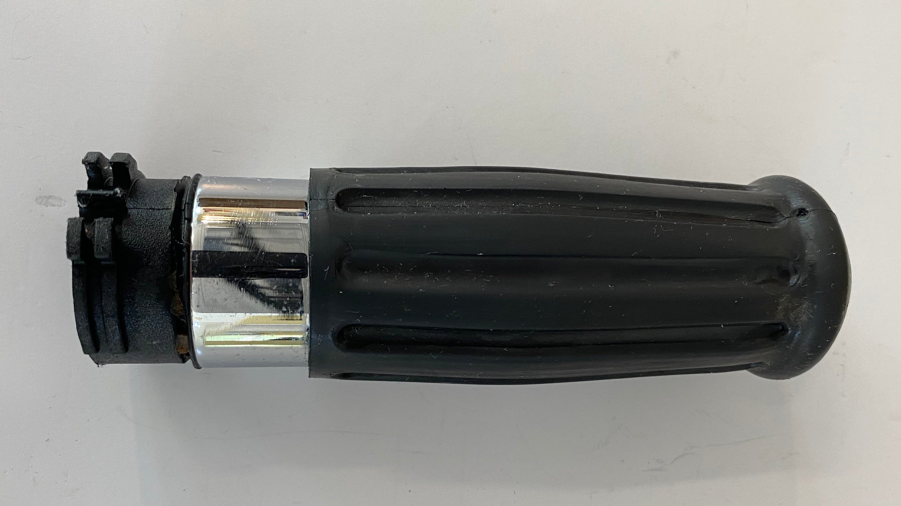 Poignée droite Nostalgic aftermarket Harley Davidson  REF MCS 990703