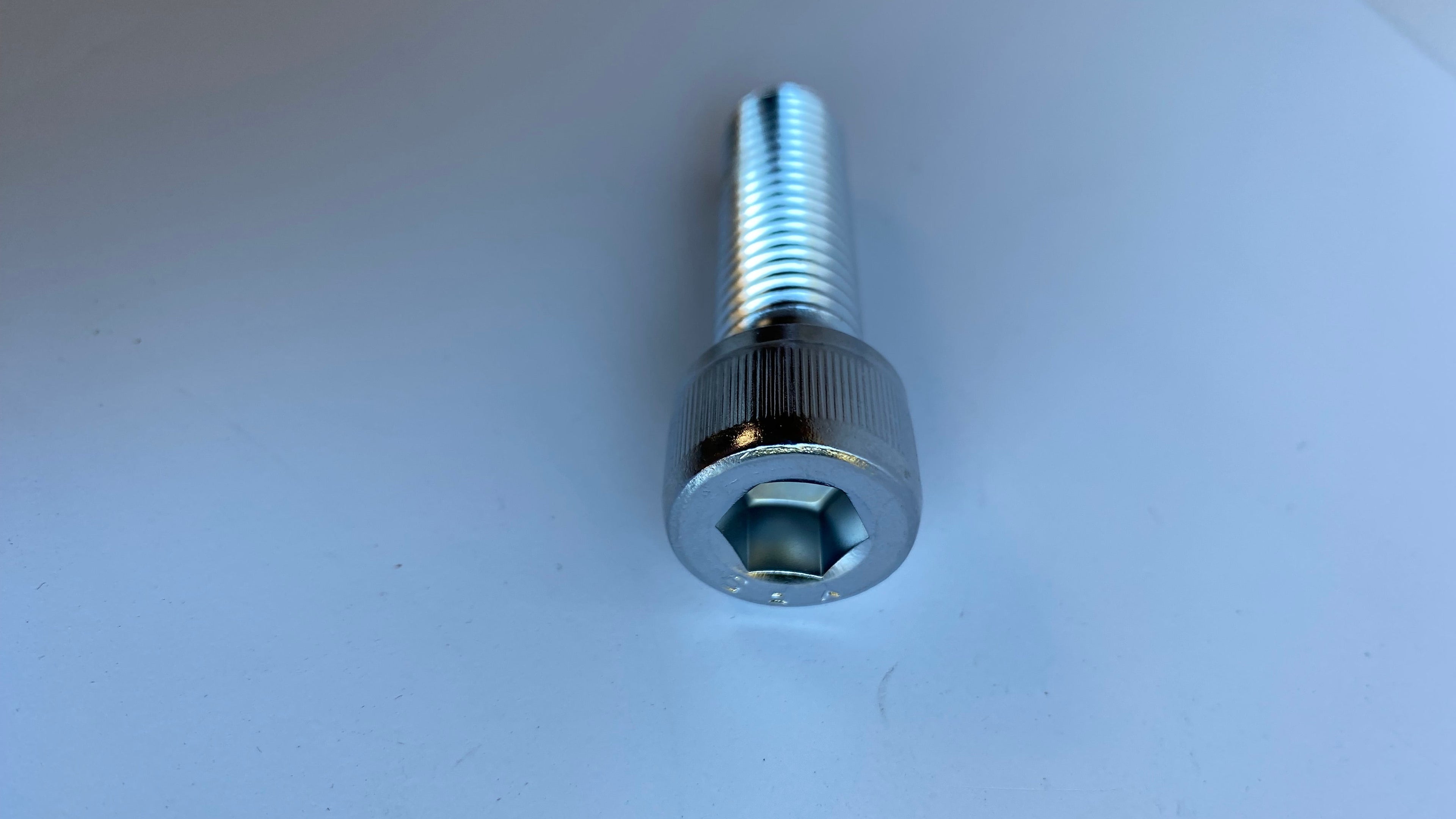 Vis BTR chromée 1/2-13 x 1-3/4" Harley Davidson REF MCS 912422