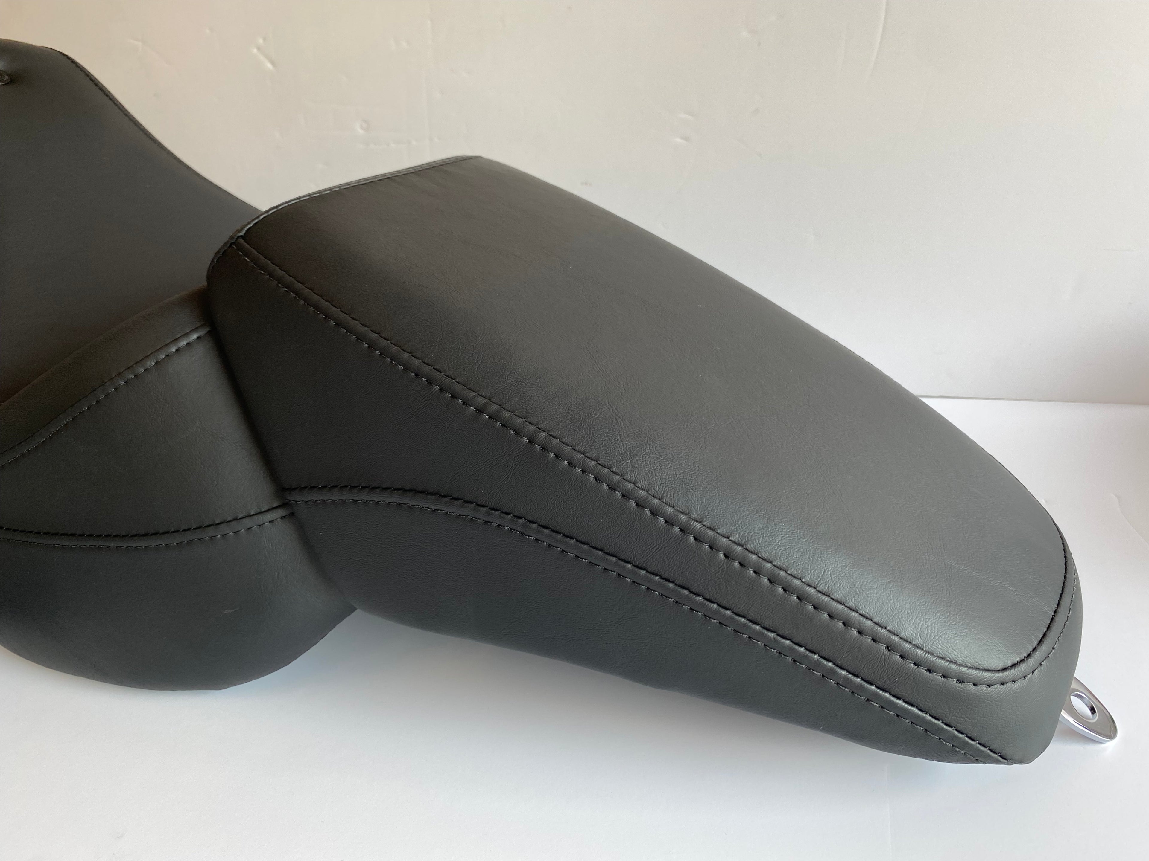 Selle duo REACH Softail Low Rider S ST & Sport Glide Harley Davidson REF 52000354
