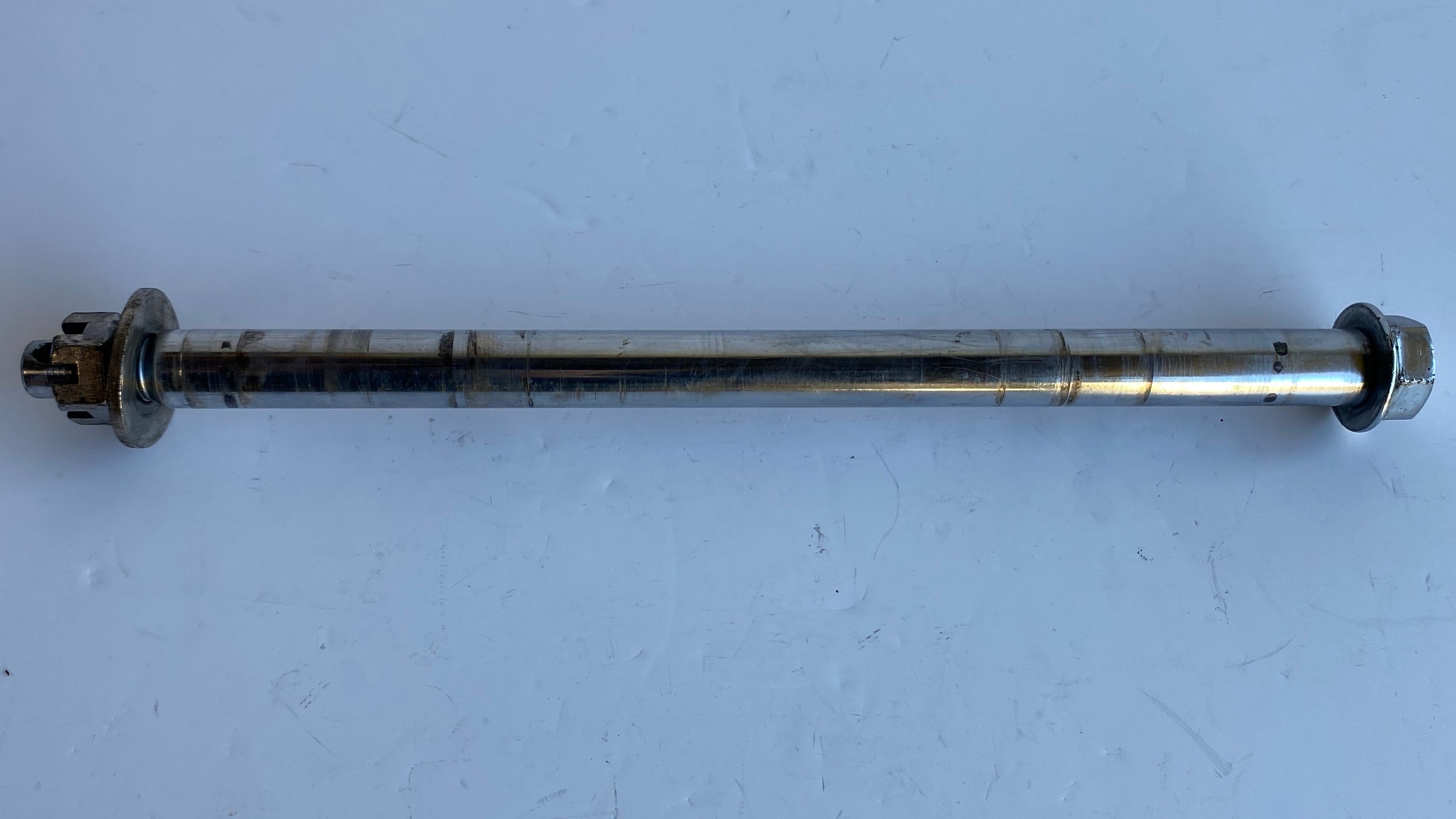 Axe de roue arrière 320 mm x 3/4" Harley Davidson REF OEM 41110-79A