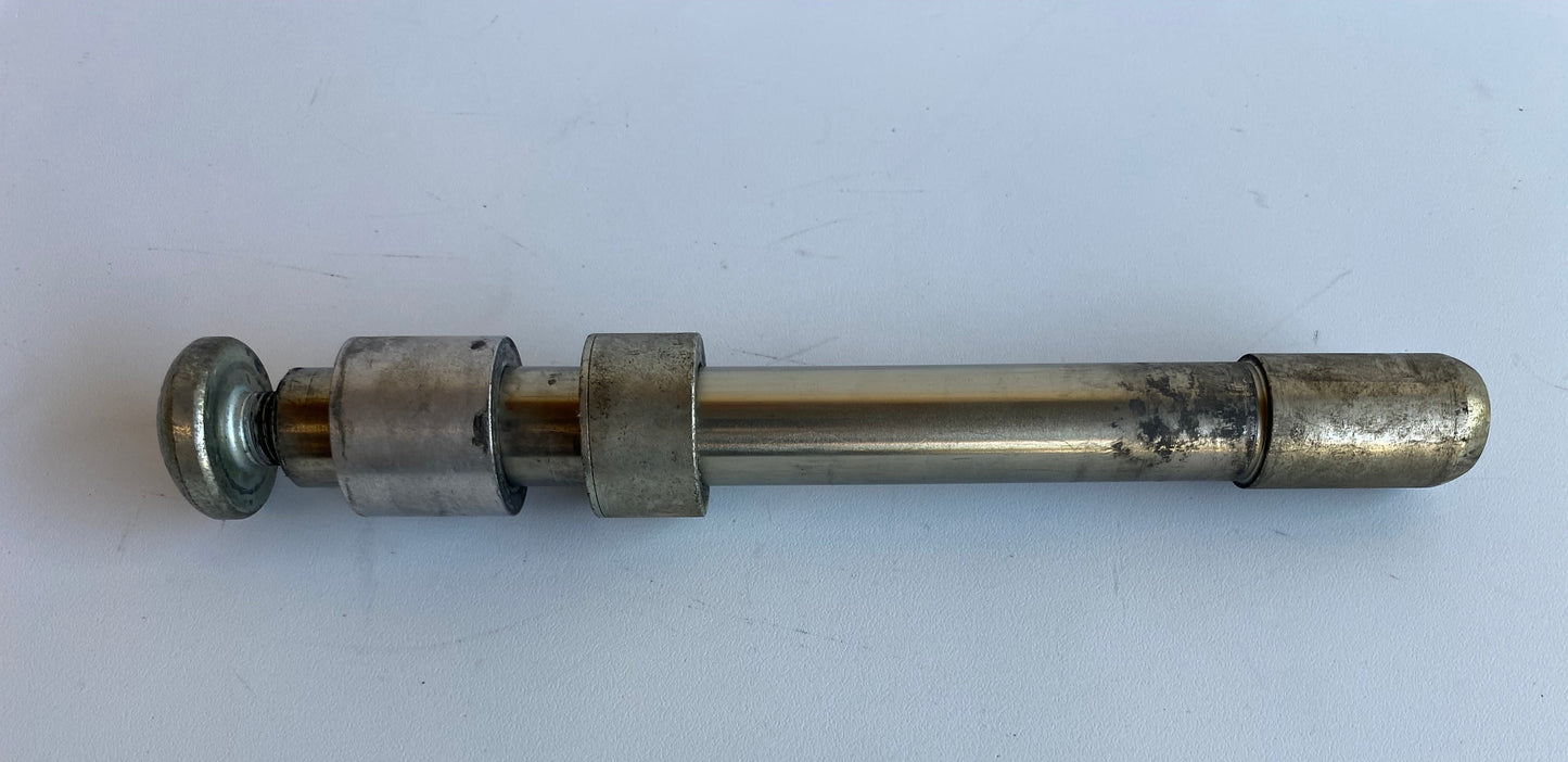 Axe de roue avant Softail Rocker C Harley Davidson REF OEM 41348-08