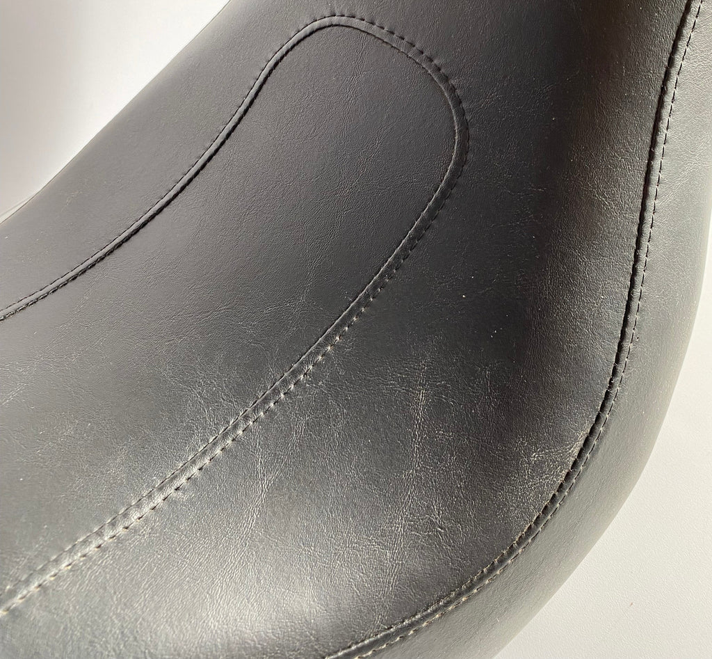 Softail Deuce duo seat Harley Davidson REF OEM 52944-04