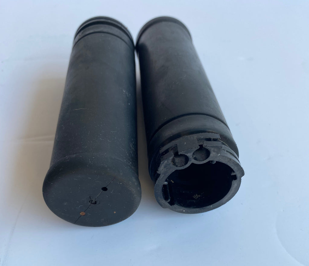 Jeu de poignées origine Harley Davidson REF OEM 56206-96 & 56220-94A