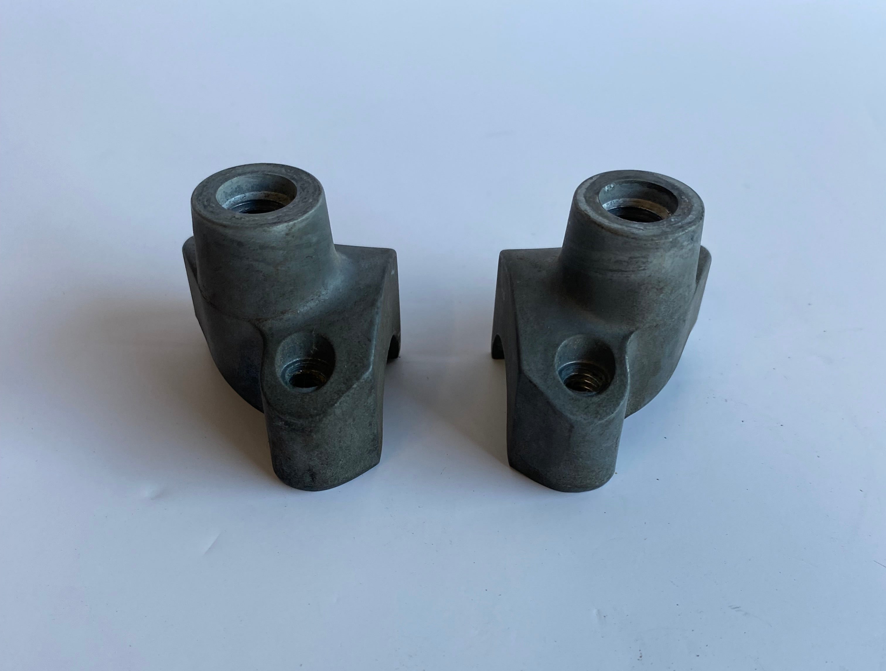 Risers inférieur Touring Harley Davidson REF OEM 56149-88B & 56151-88B