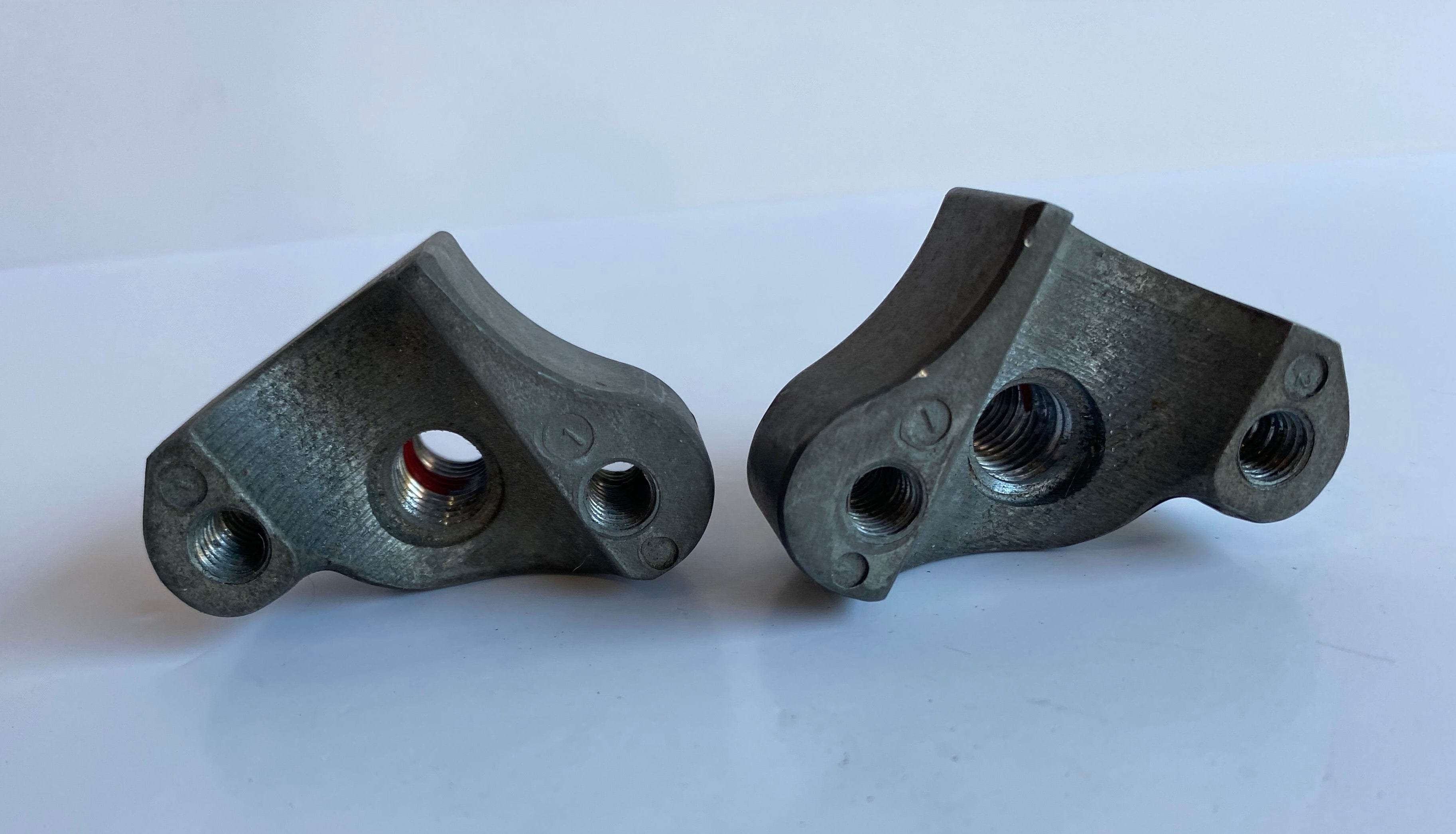 Risers inférieur Touring Harley Davidson REF OEM 56149-88B & 56151-88B