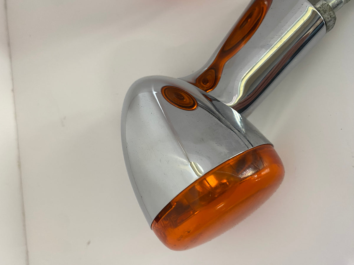 Jeu de 2 clignotants arrière chromés complet Harley Davidson REF OEM 68978-00 & 68480-02 & 56104-02