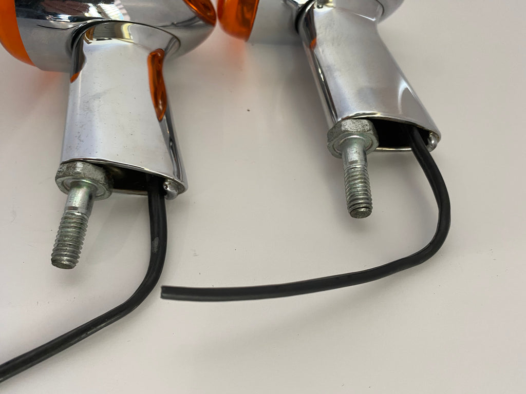 Jeu de 2 clignotants arrière chromés complet Harley Davidson REF OEM 68978-00 & 68480-02 & 56104-02