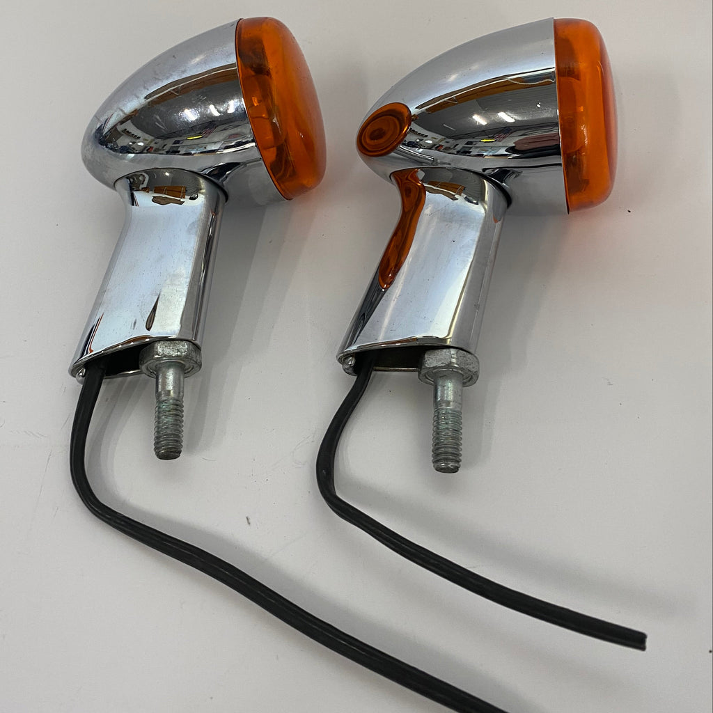 Jeu de 2 clignotants arrière chromés complet Harley Davidson REF OEM 68978-00 & 68480-02 & 56104-02