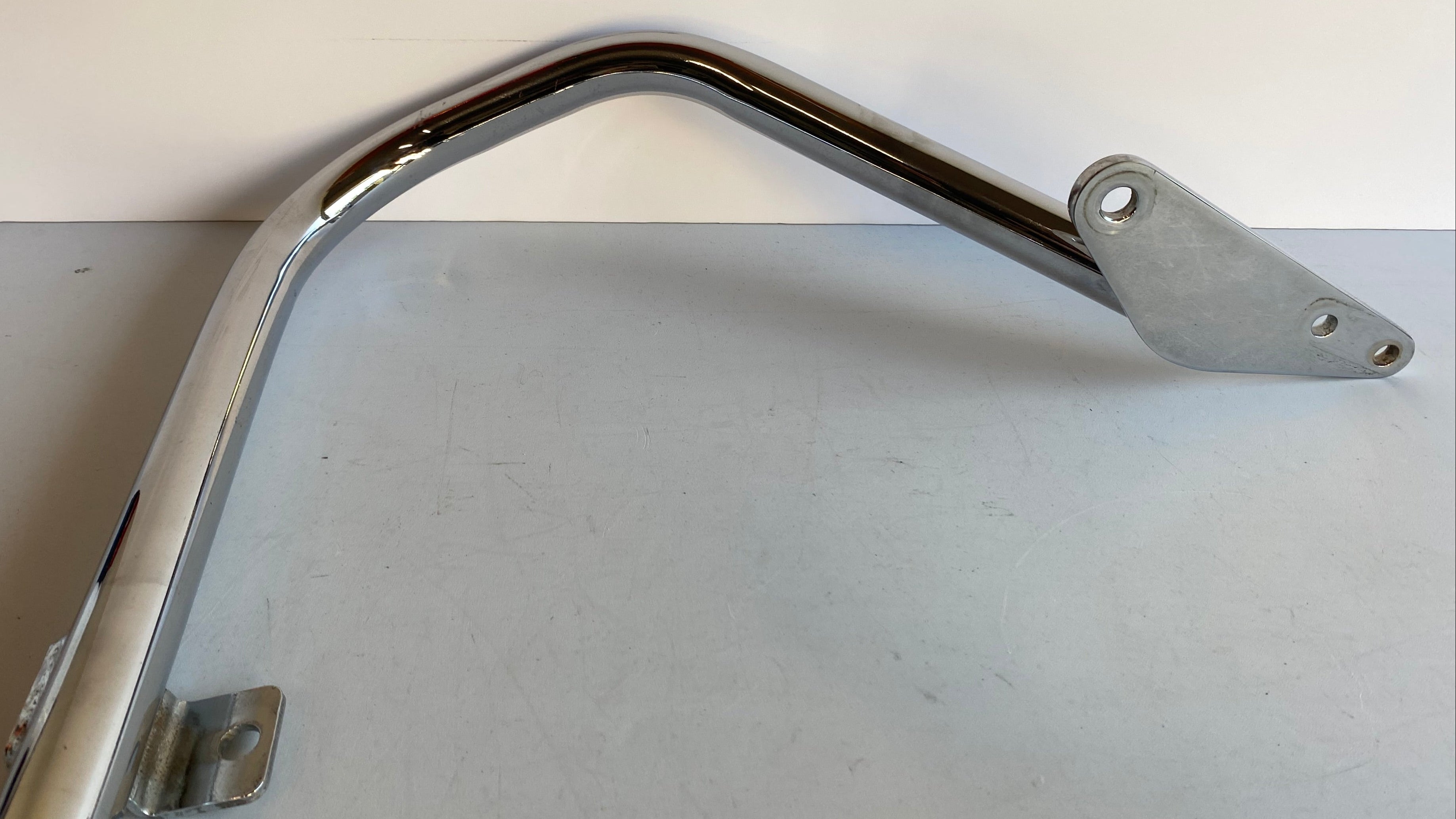 Crash bar chromé pare jambe Dyna Harley Davidson REF 49007-90A