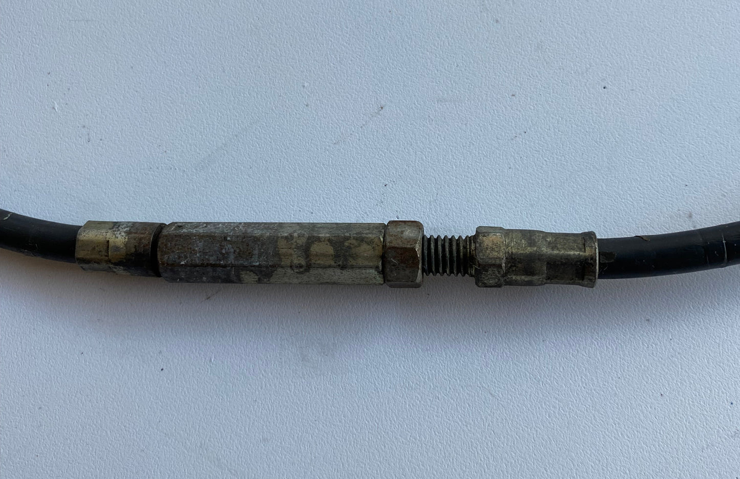 Cable d'embrayage 61 3/4 pouces Touring Harley Davidson REF OEM 38667-00