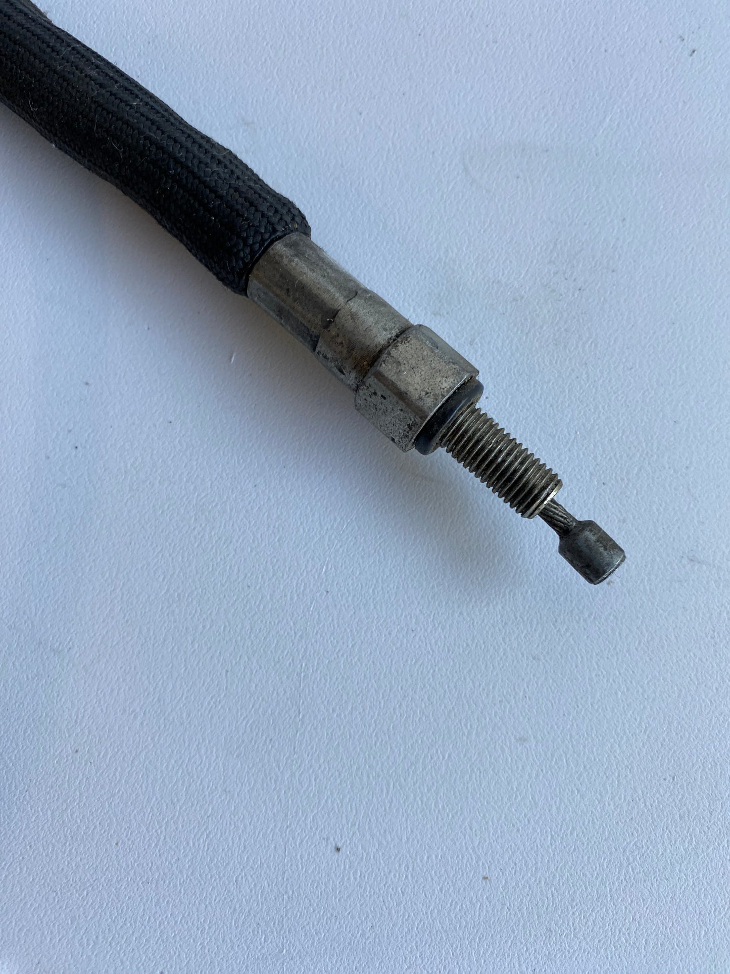 Cable d'embrayage 61 3/4 pouces Touring Harley Davidson REF OEM 38667-00