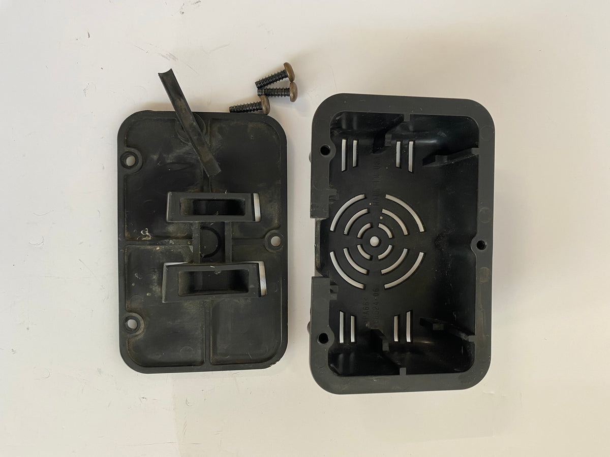 Couvercle + support de sirène Sportster Harley Davidson REF OEM 66524-06 & 66523-06