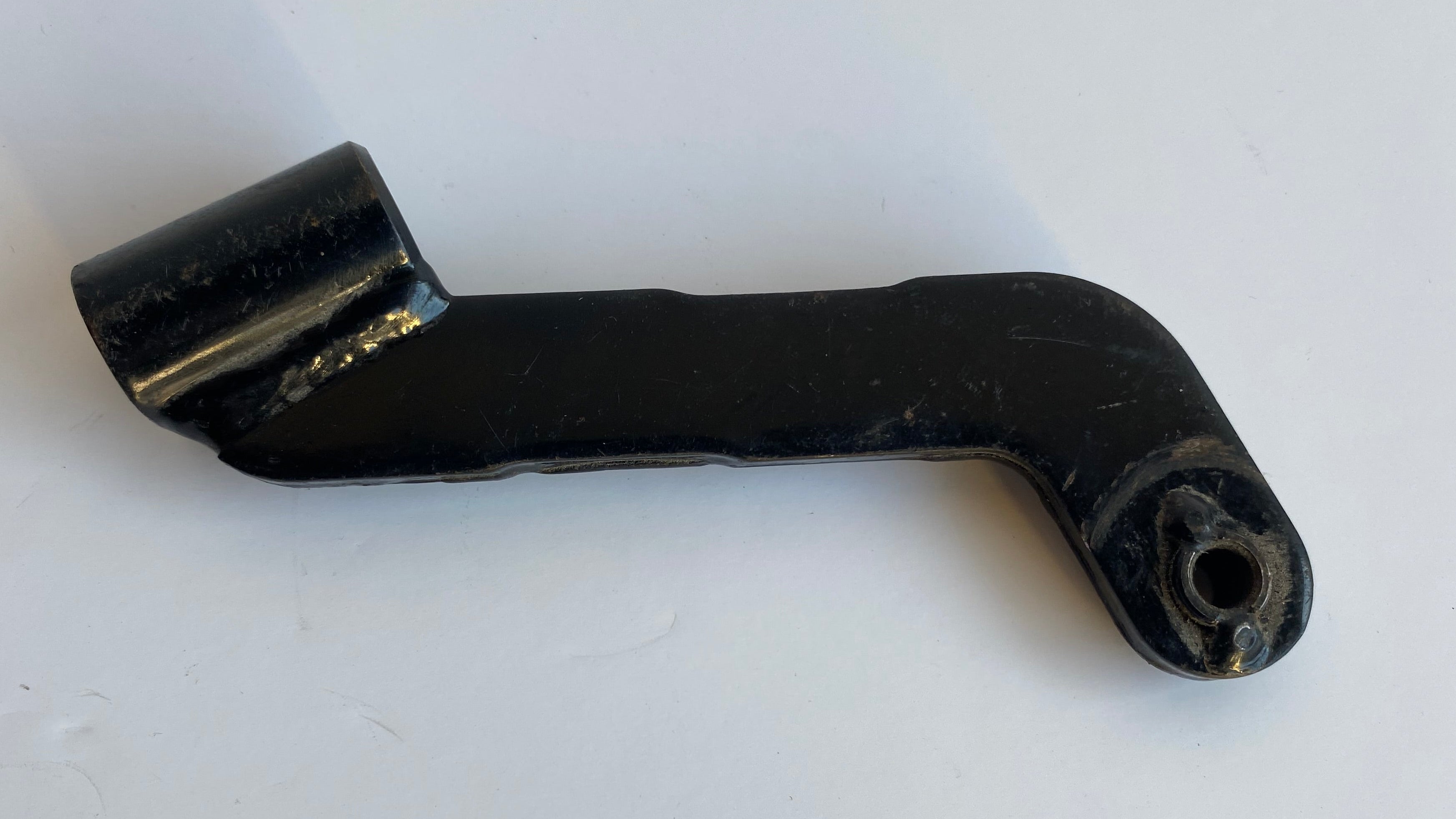 Support marche pied pilote Touring Harley Davidson REF OEM 47365-83C