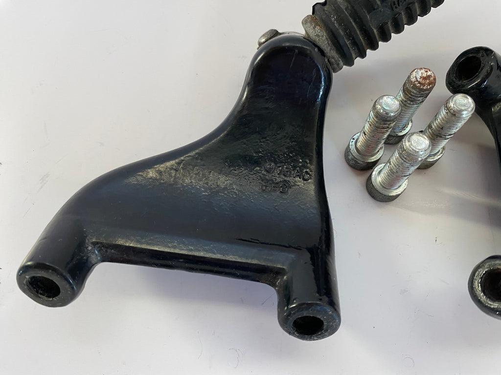 Sozius-Fußrastenhalterungssatz Sportster Harley Davidson OEM-Nr.: 49314-04 & 49315-04