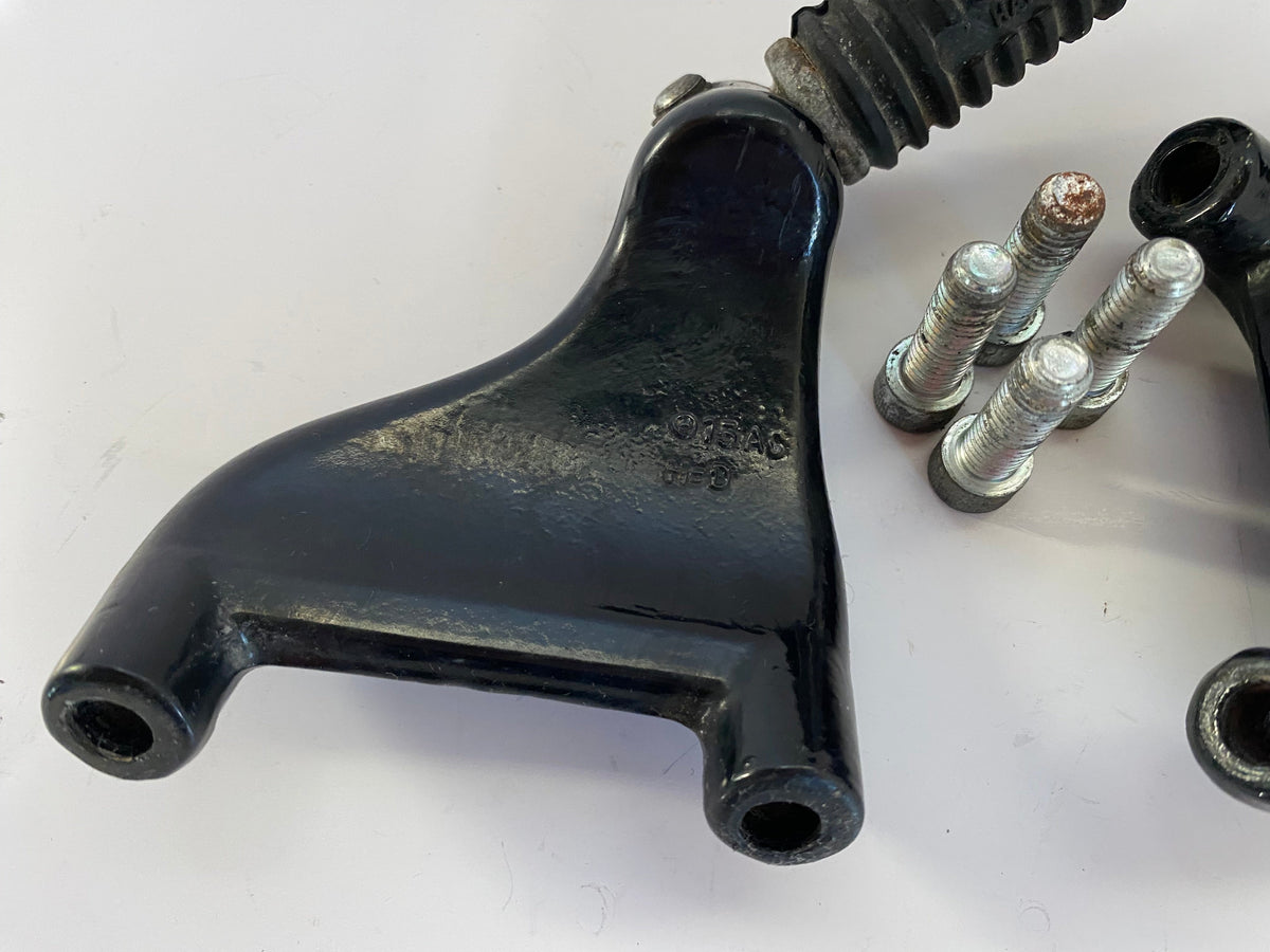 Sozius-Fußrastenhalterungssatz Sportster Harley Davidson OEM-Nr.: 49314-04 & 49315-04