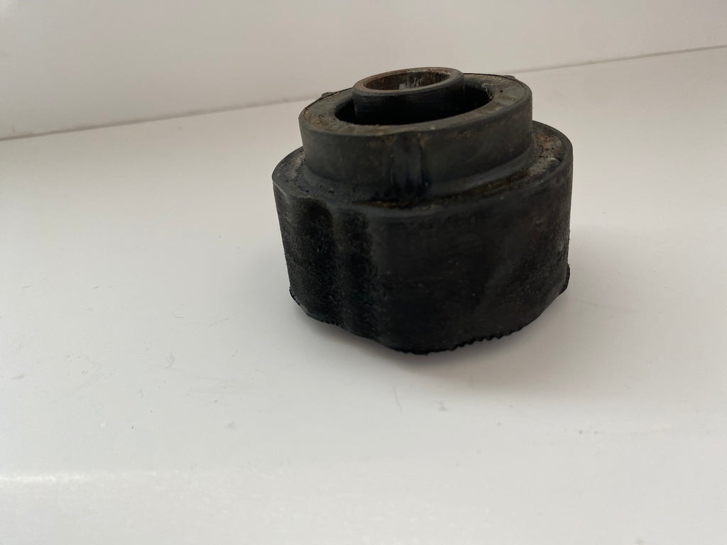 Silent bloc moteur avant Sportster Harley Davidson REF OEM 48463-04A