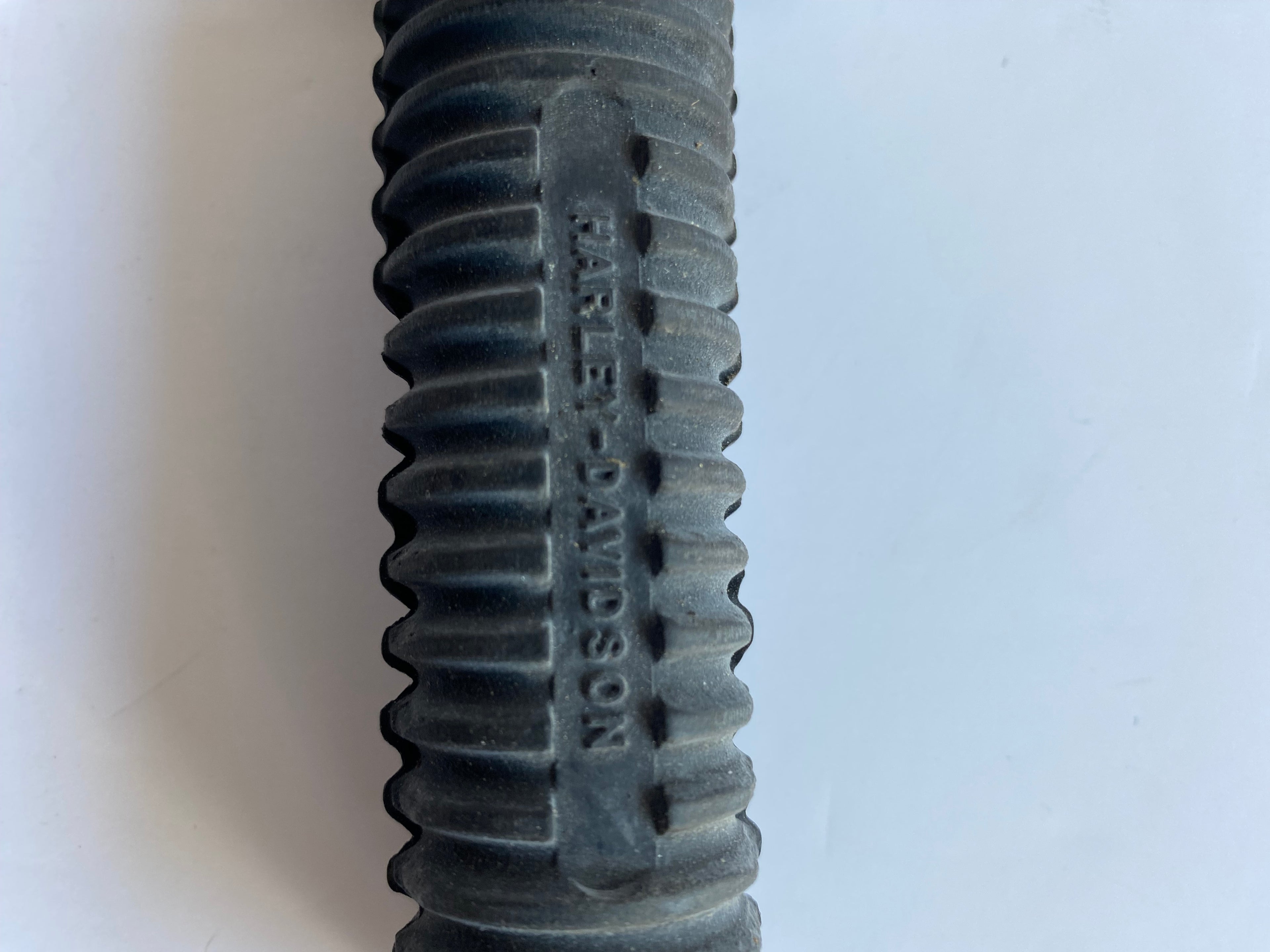 Jeu de cales pieds autoroute Touring Harley Davidson REF 50957-02C