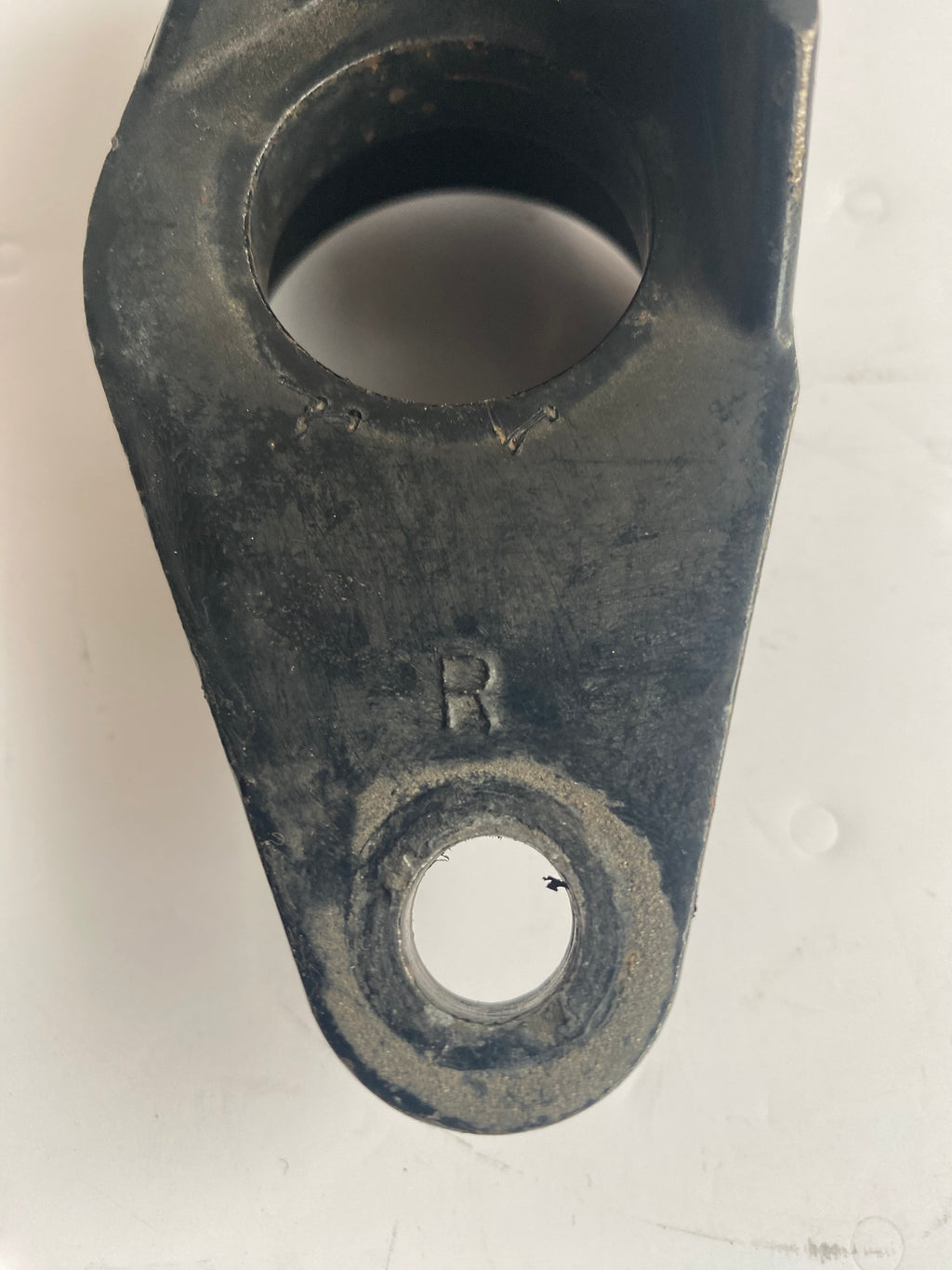 Support moteur arrière droit Touring Harley Davidson REF OEM 50584-87