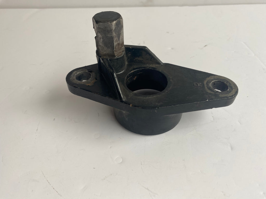 Support moteur arrière droit Touring Harley Davidson REF OEM 50584-87