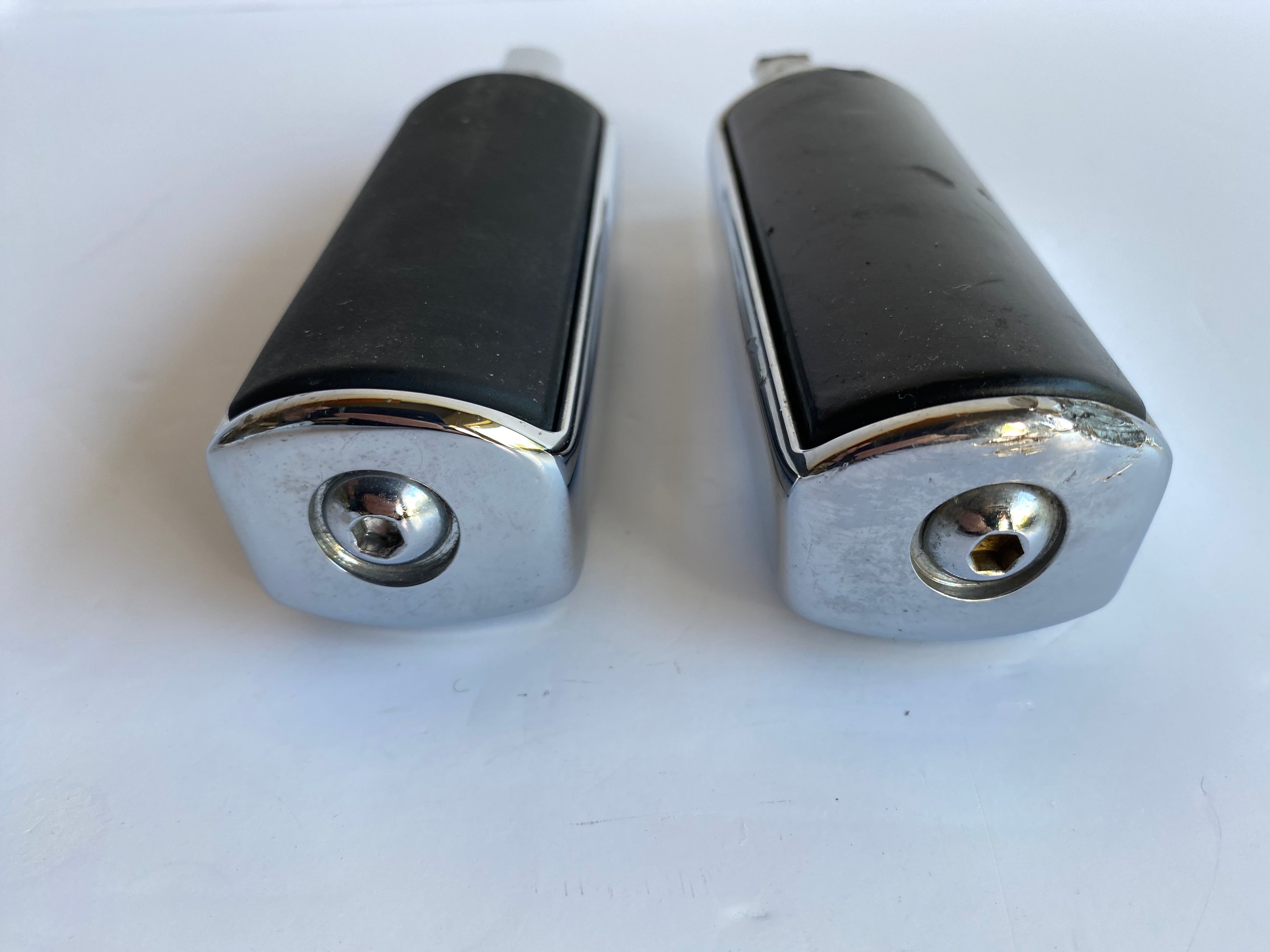 Harley Davidson CVO Ironside Passenger/Highway Footpeg Set REF 50834-07