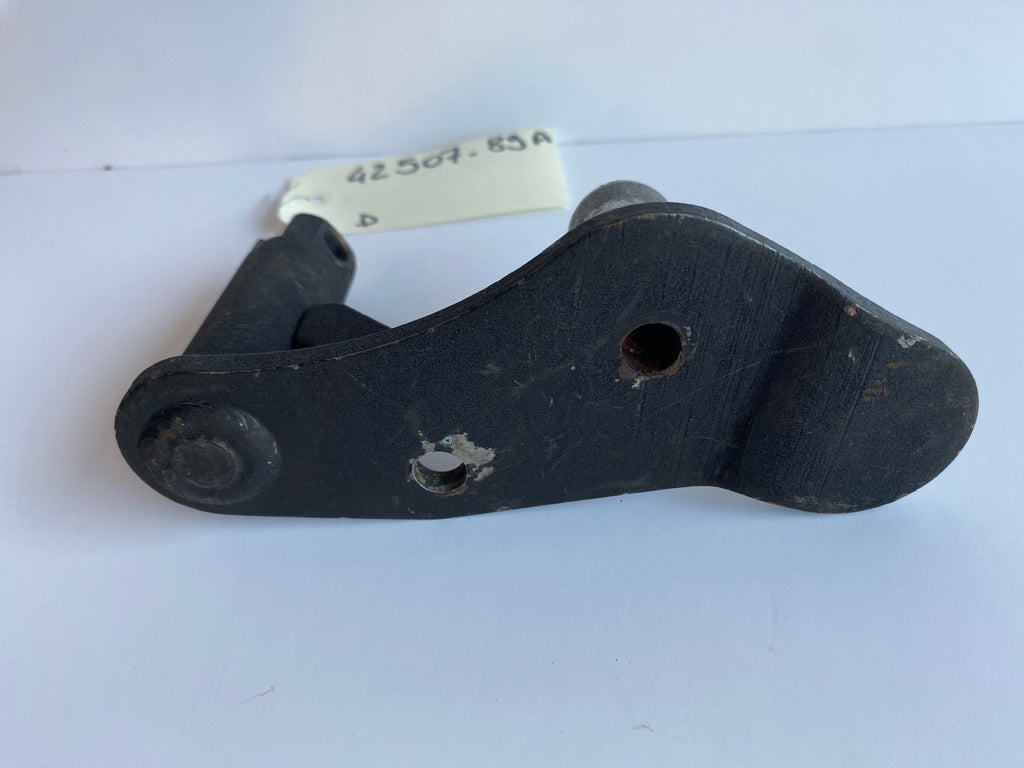 Support commandes avancées pilote droit noir Softail Harley Davidson REF OEM 42507-89A