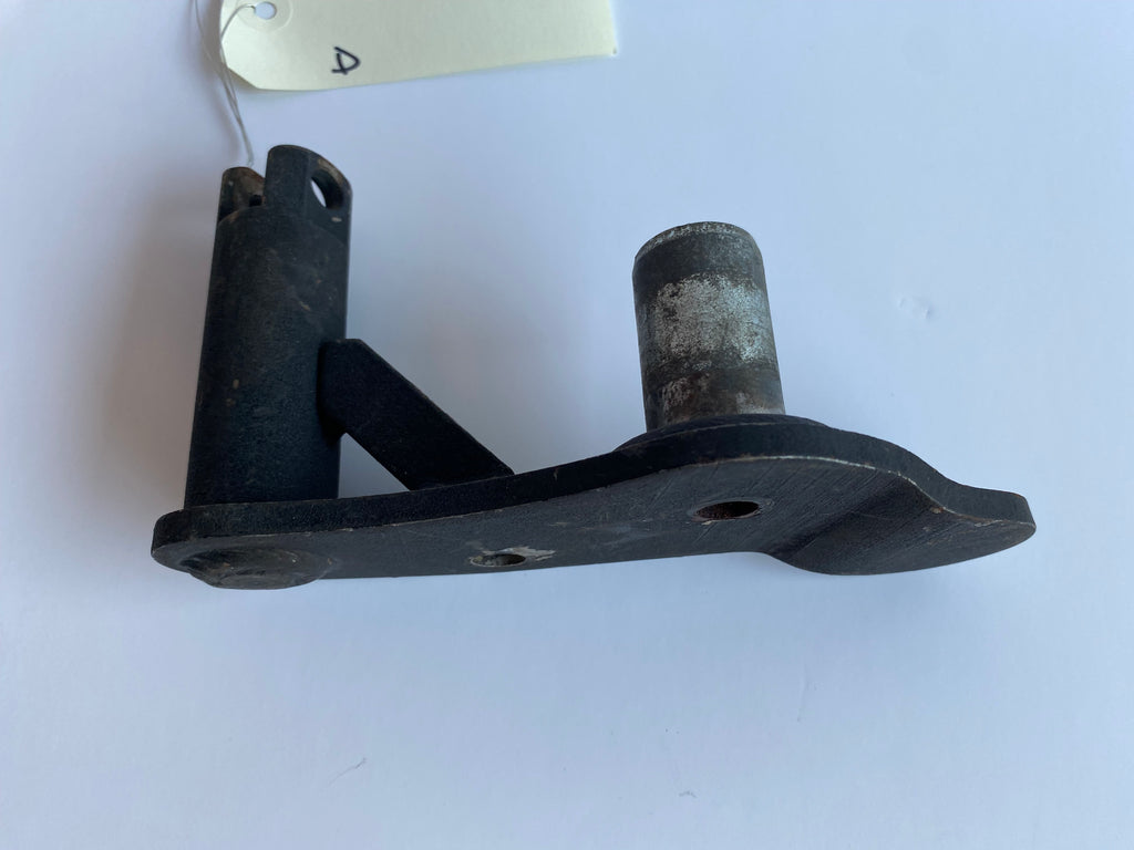 Support commandes avancées pilote droit noir Softail Harley Davidson REF OEM 42507-89A