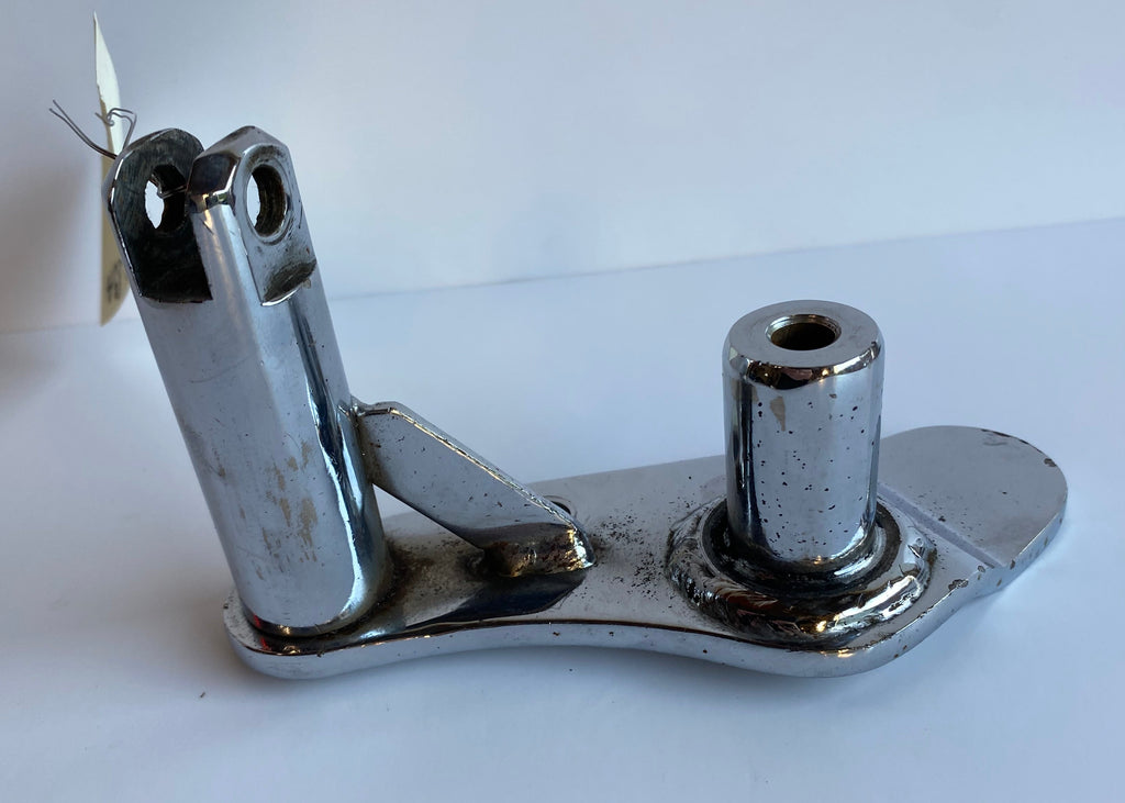 Support commandes avancées pilote droit chromé Softail Harley Davidson REF OEM 42507-89A