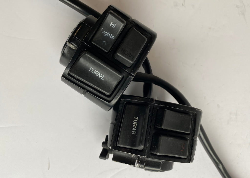 Jeu de commodos complet Harley Davidson REF OEM 70218-87A & 70219-87