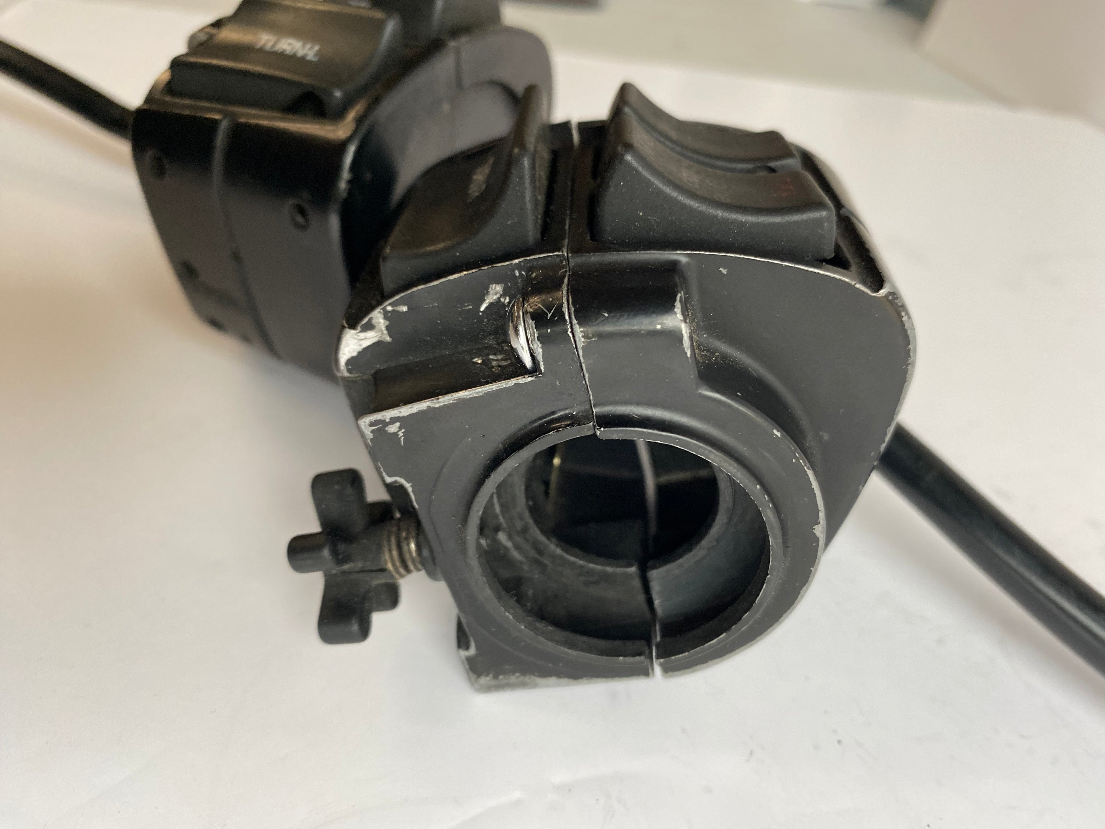 Jeu de commodos complet Harley Davidson REF OEM 70218-87A & 70219-87