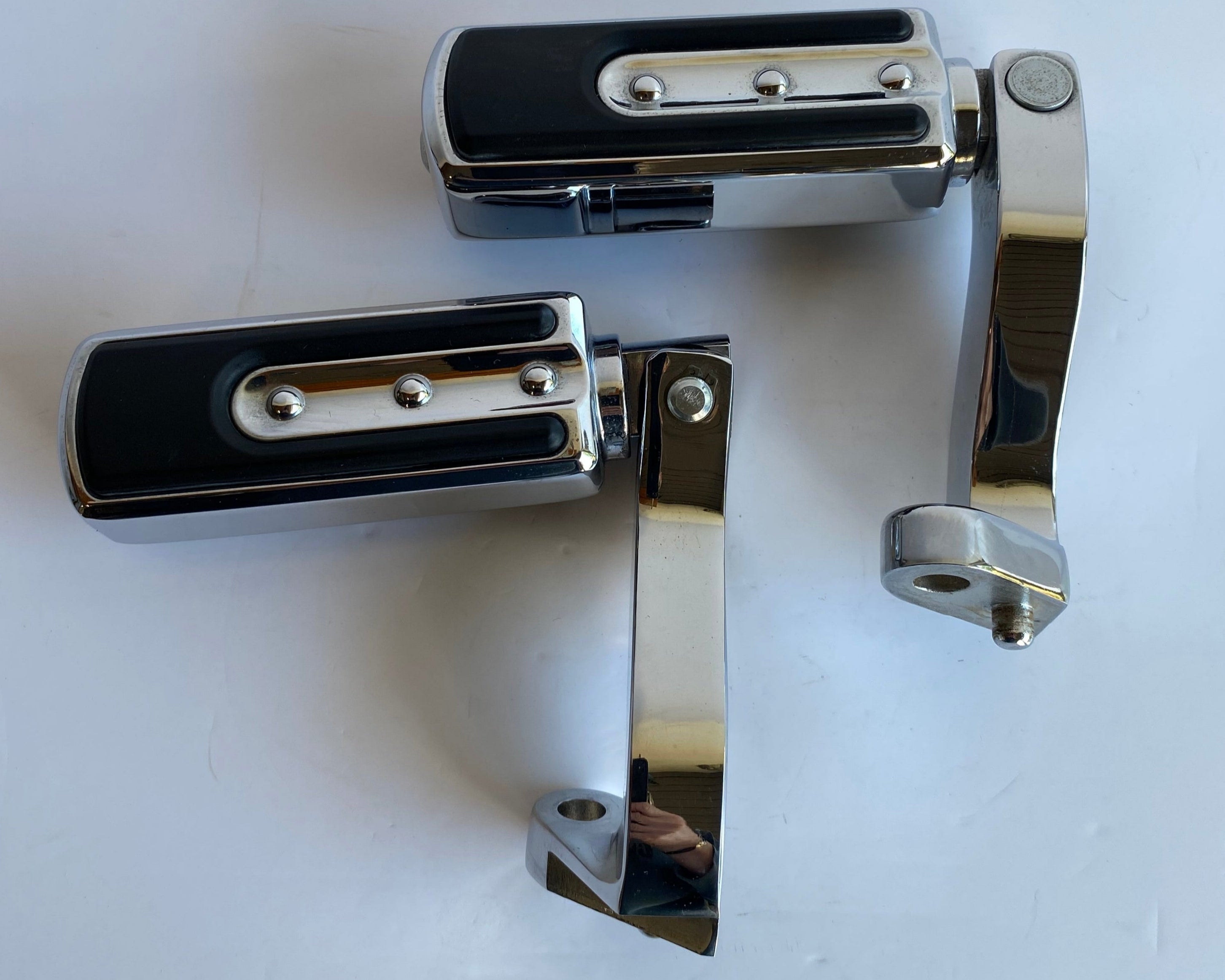 Harley Davidson Ironside Touring CVO Passenger Footpeg Support Set REF 50834-07