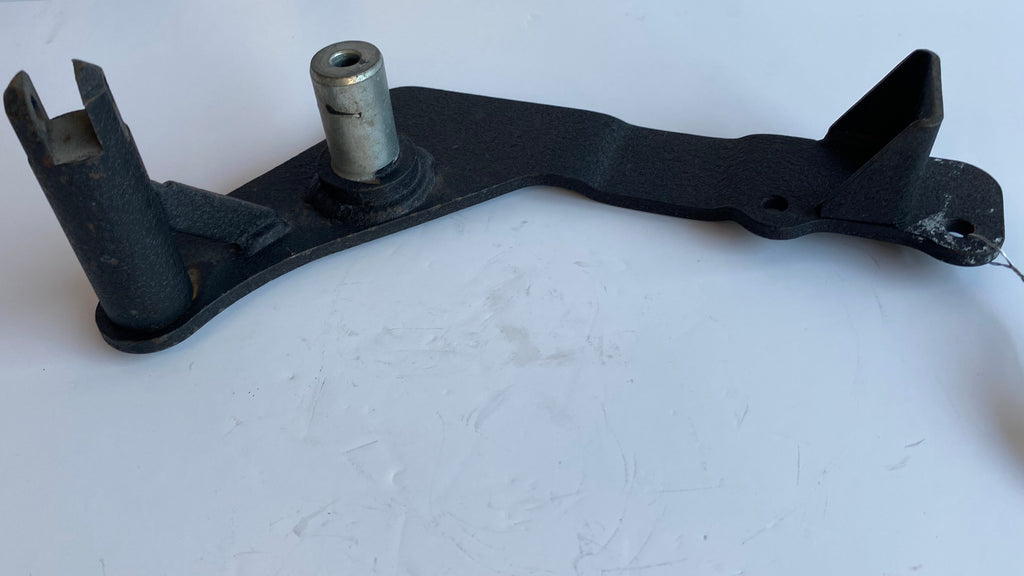 Support commandes avancées pilote droit noir Softail Harley Davidson REF OEM 42507-87A