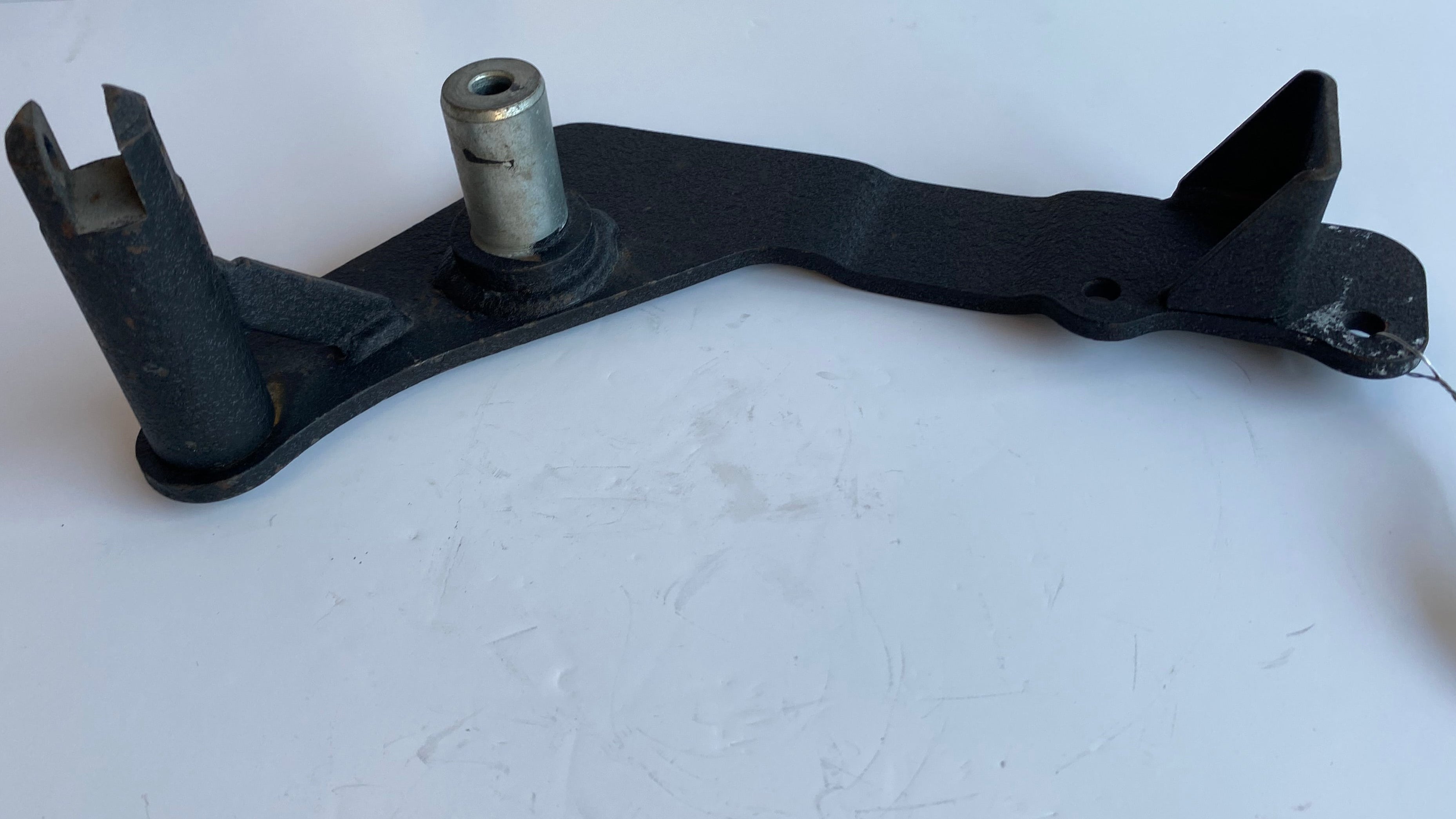 Support commandes avancées pilote droit noir Softail Harley Davidson REF OEM 42507-87A