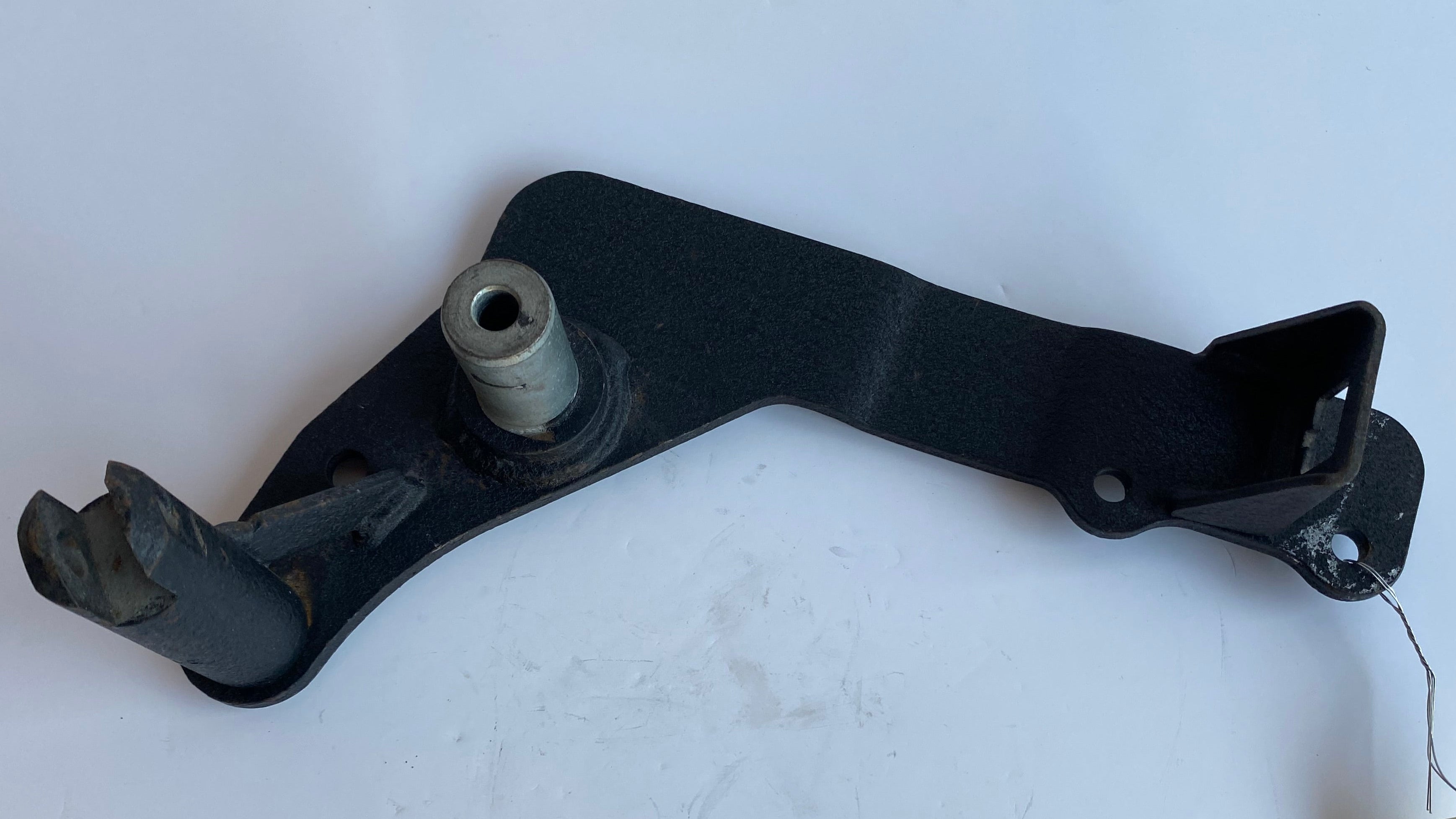 Support commandes avancées pilote droit noir Softail Harley Davidson REF OEM 42507-87A