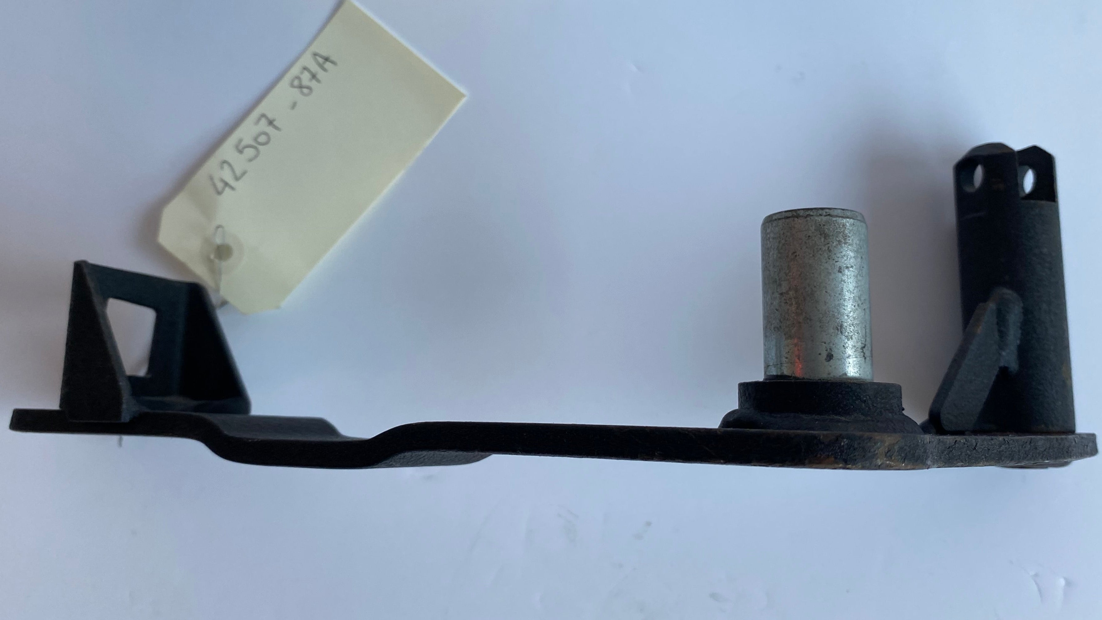 Support commandes avancées pilote droit noir Softail Harley Davidson REF OEM 42507-87A