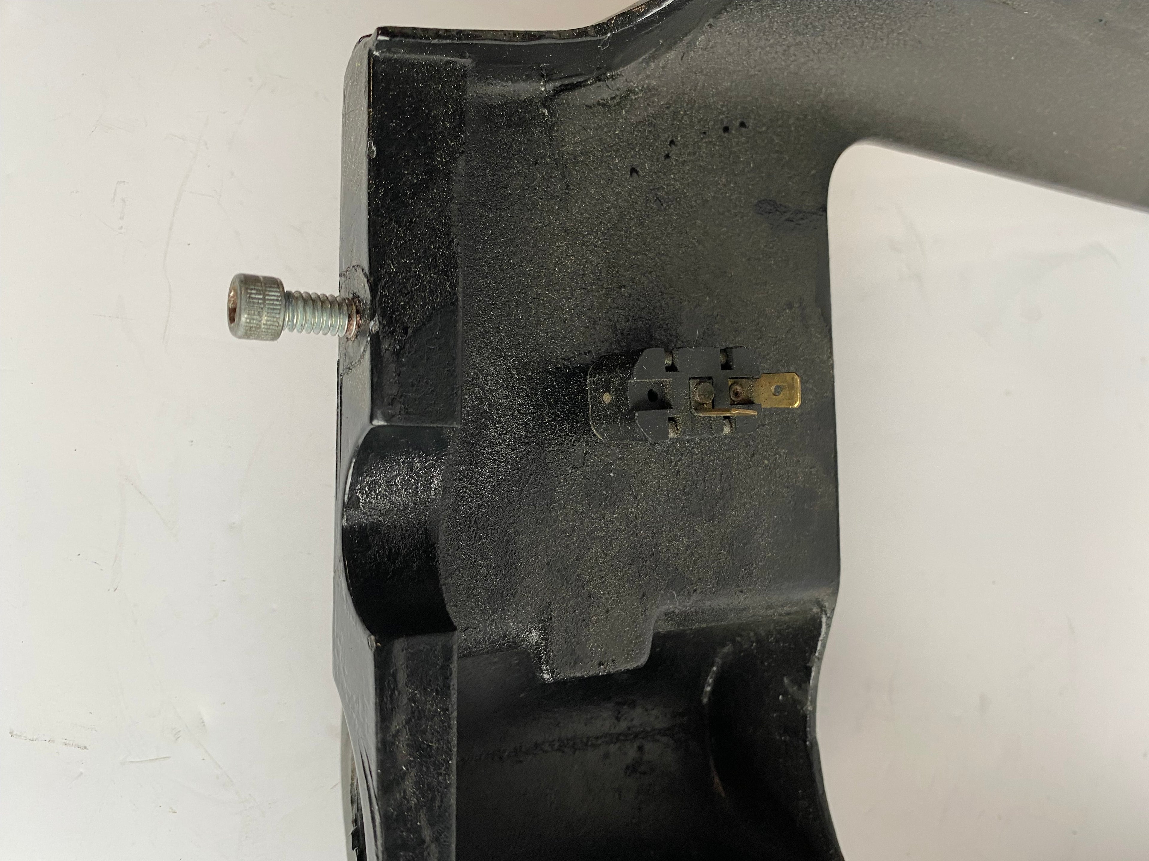 Support tableau de bord FLHS Harley Davidson REF OEM 67795-85A