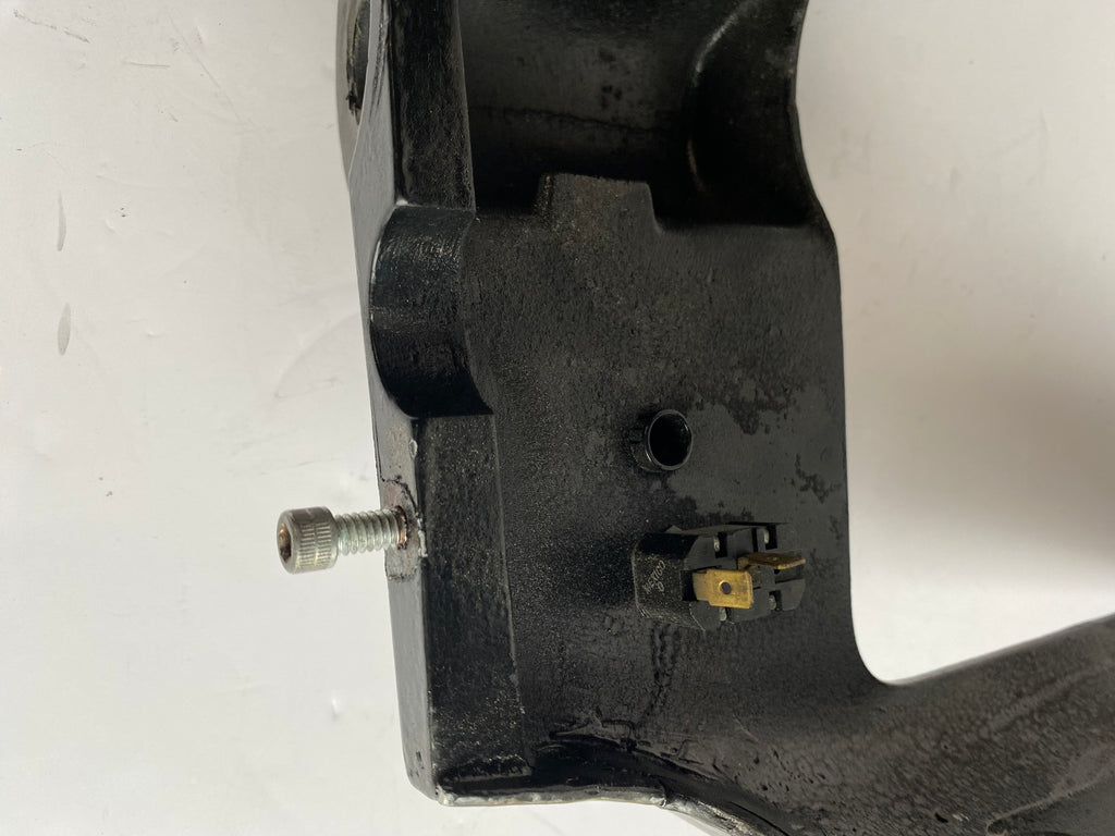 Support tableau de bord FLHS Harley Davidson REF OEM 67795-85A