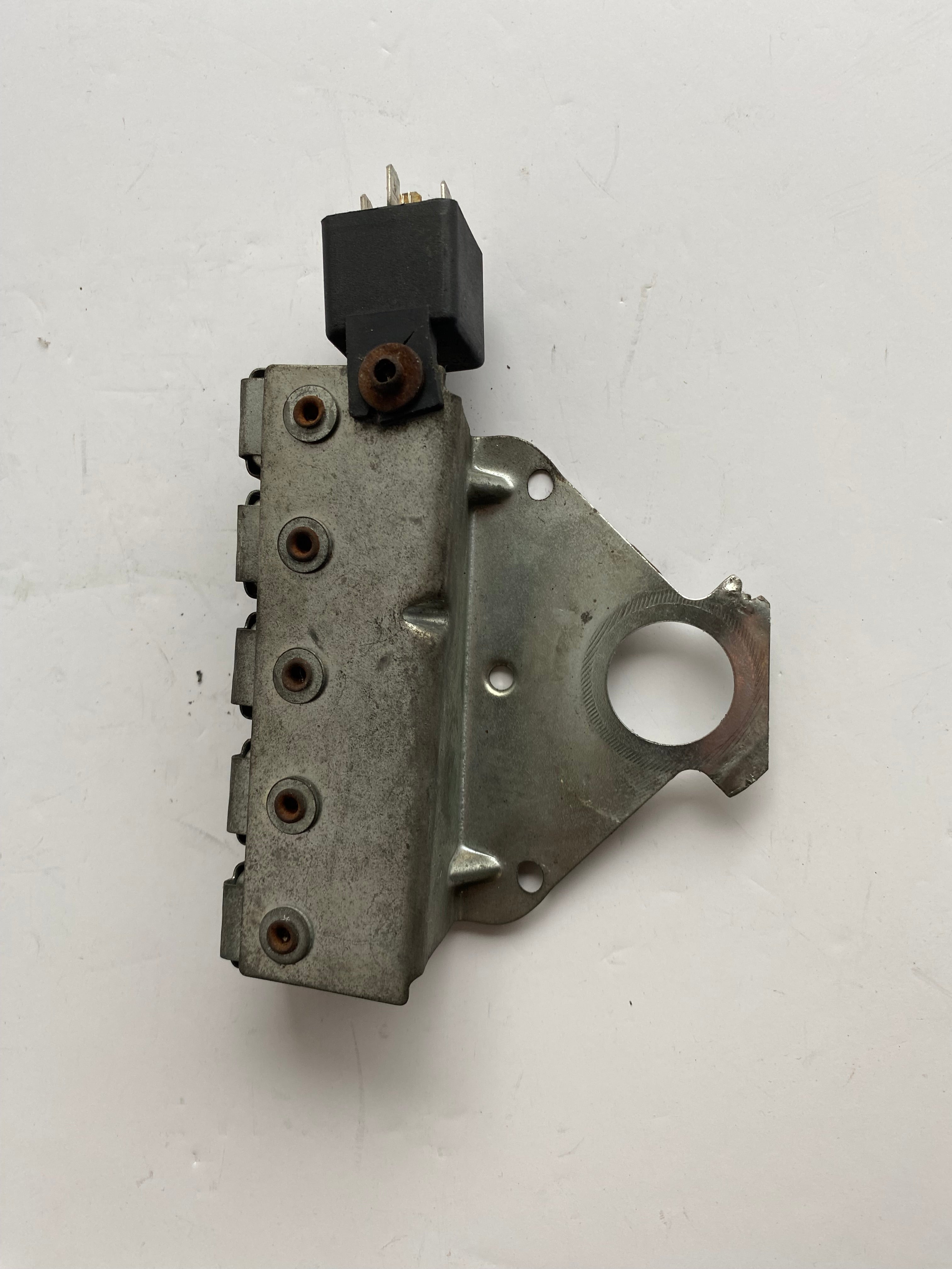 Support relais thermique Touring Harley Davidson REF OEM 72306-88 & 74589-73